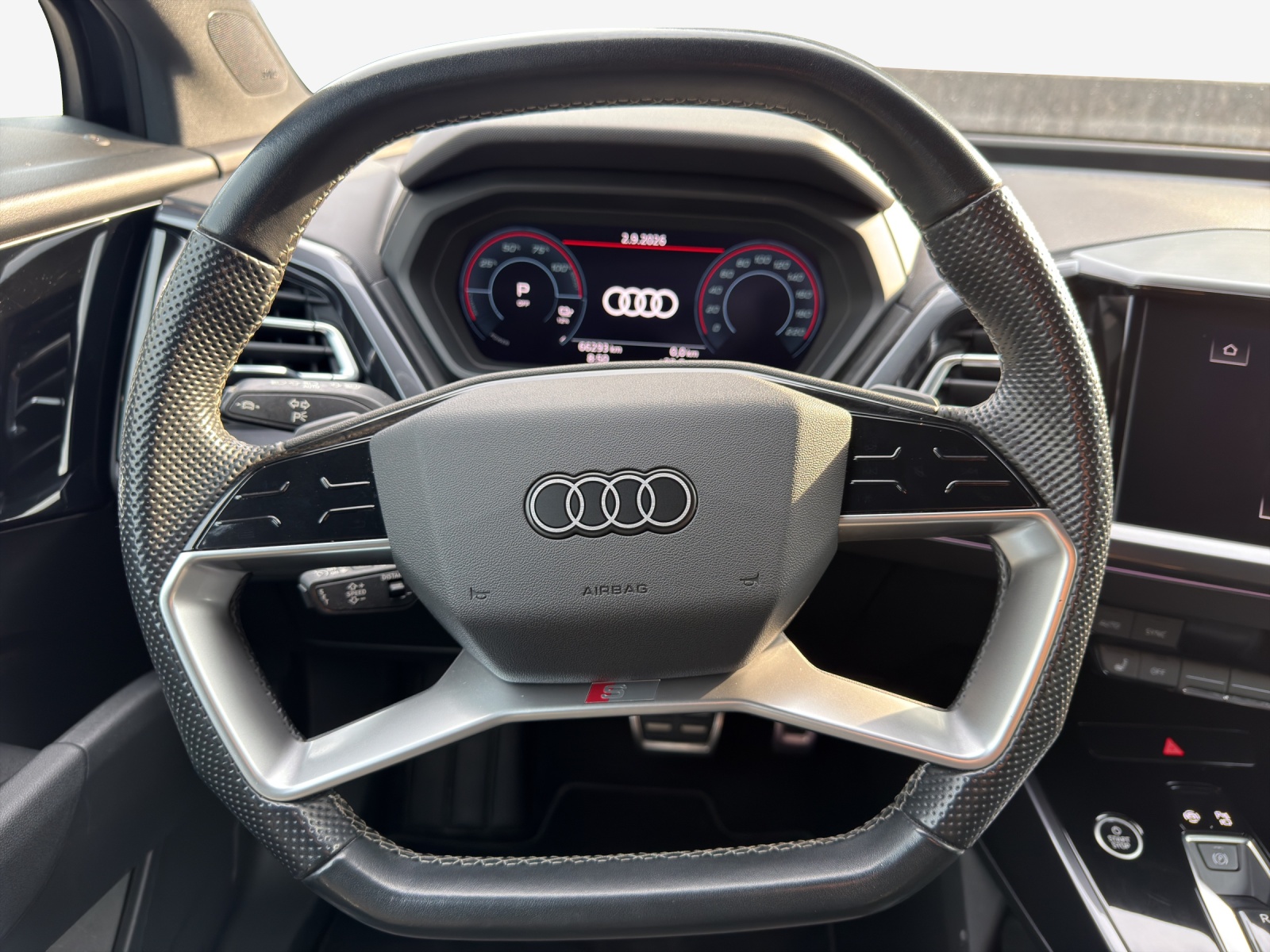AUDI Q4 e-tron 50 quattro-image-9