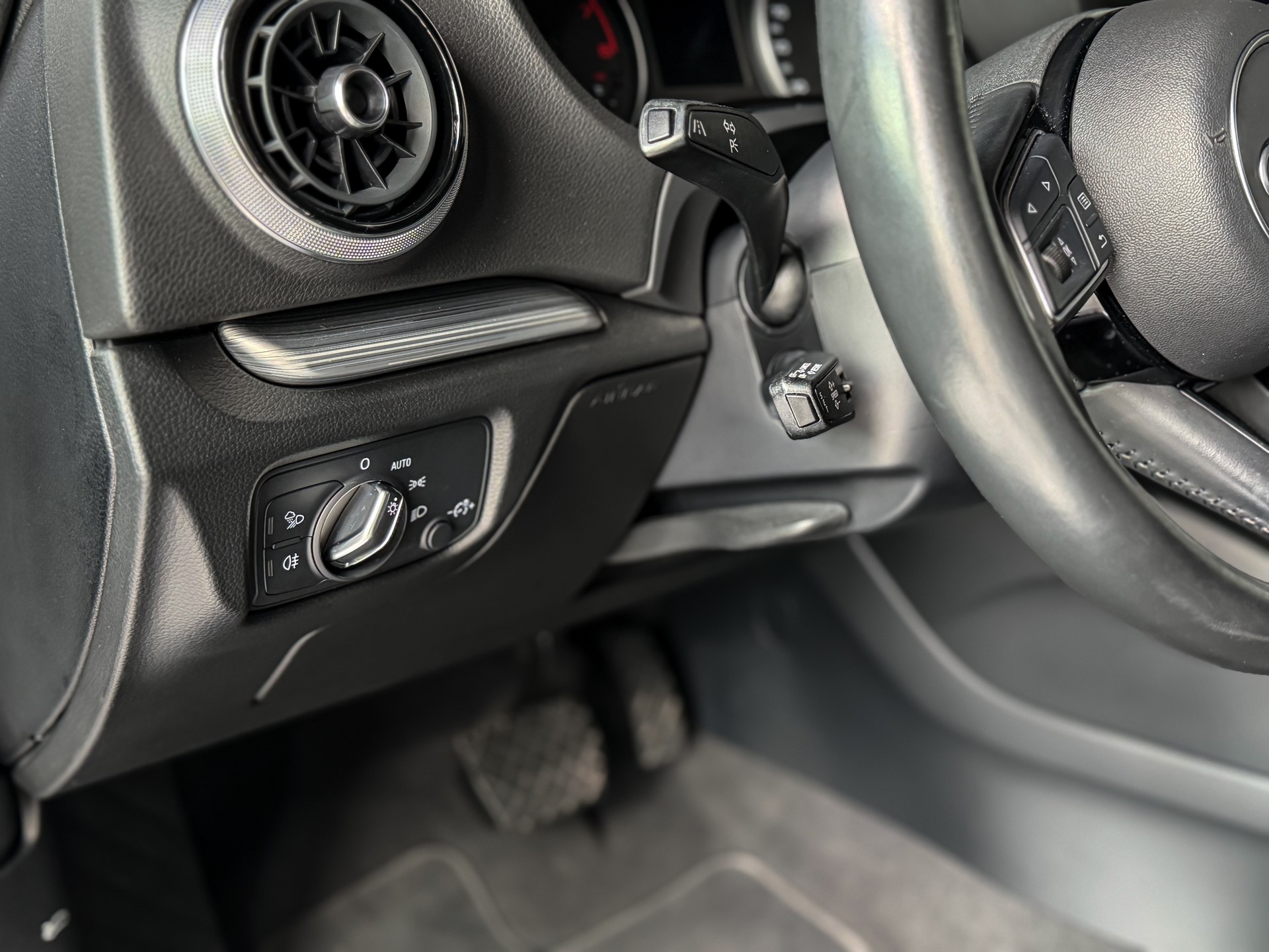AUDI A3 Sportback 40 TFSI Sport quattro S-tronic-image-10