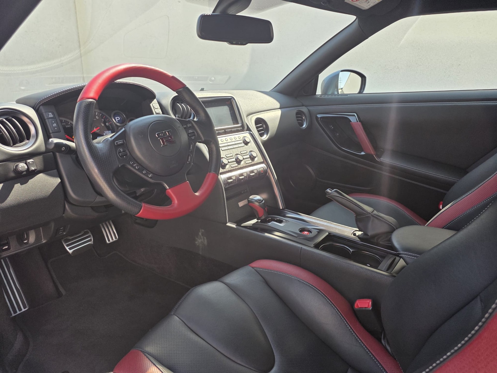 NISSAN GT-R 3.8 V6 Biturbo Black Edition-image-9