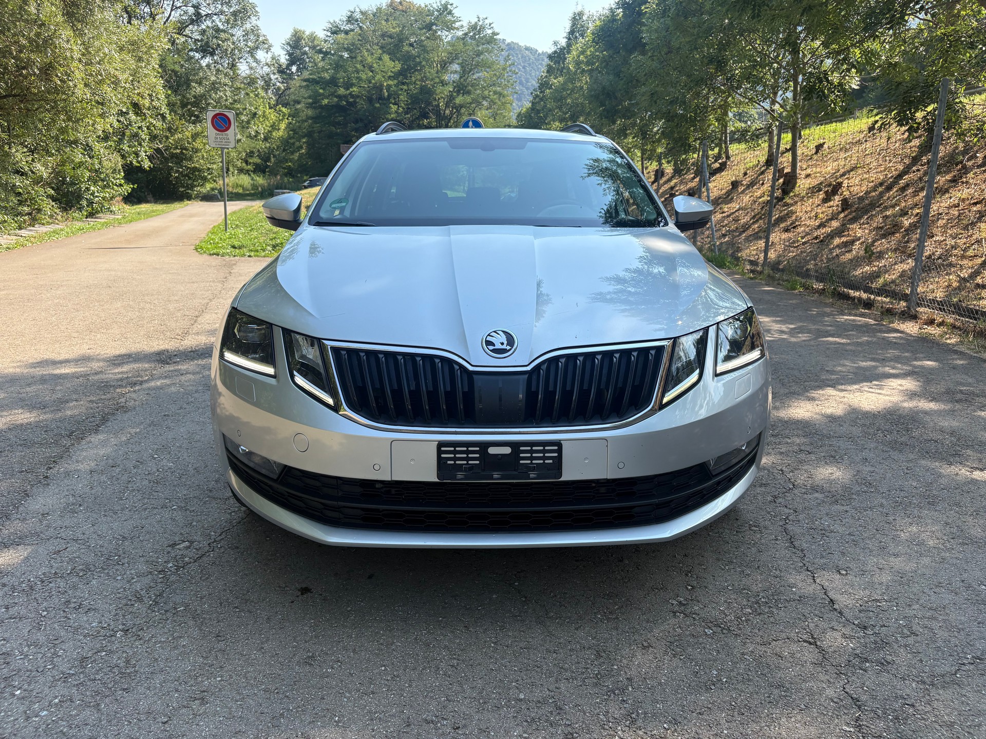 SKODA Octavia Combi 2.0 TDI Ambition 4x4 DSG-image-6