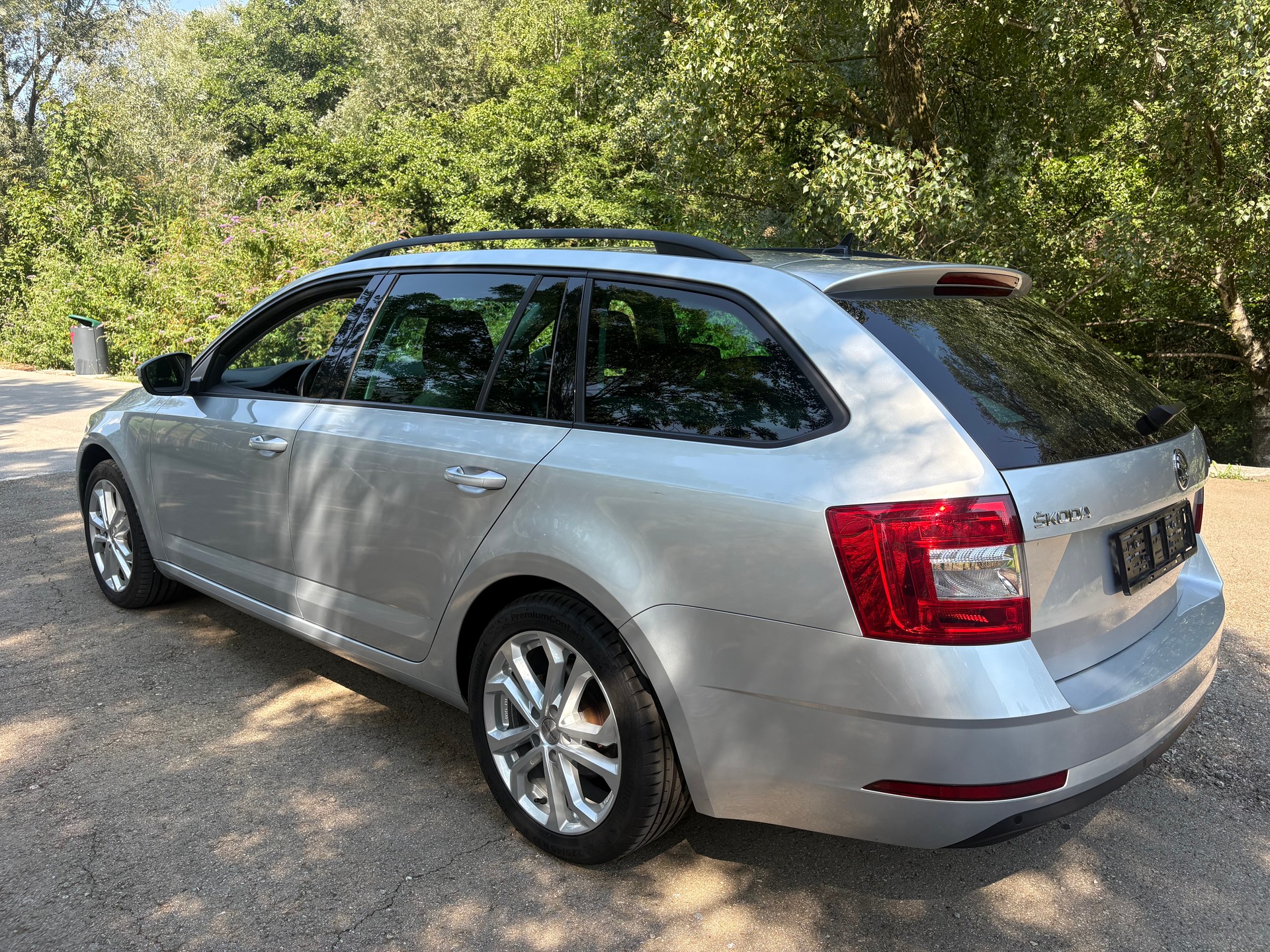 SKODA Octavia Combi 2.0 TDI Ambition 4x4 DSG-image-4