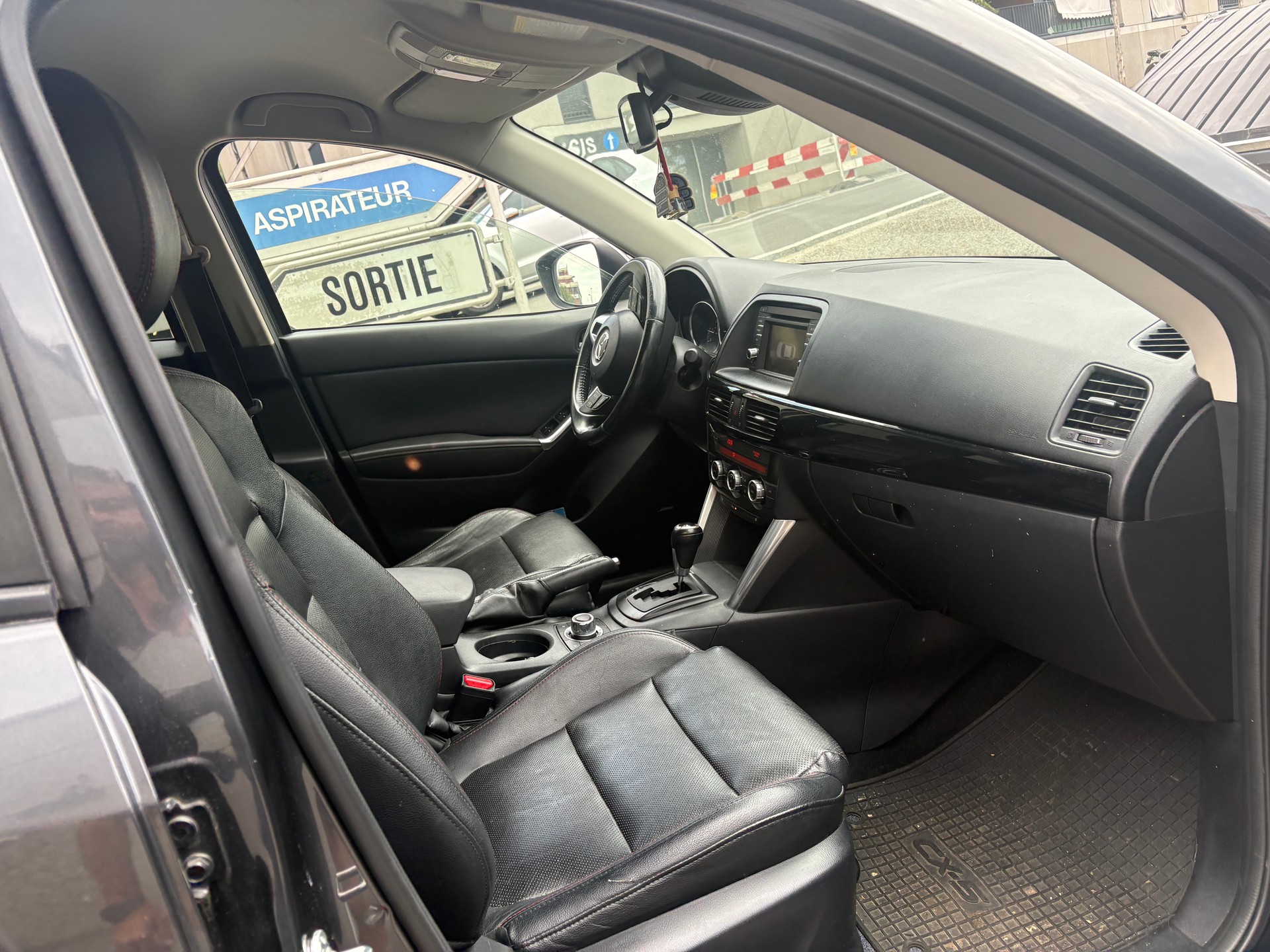 MAZDA CX-5 2.2 D HP Revolution AWD Automatic-image-4