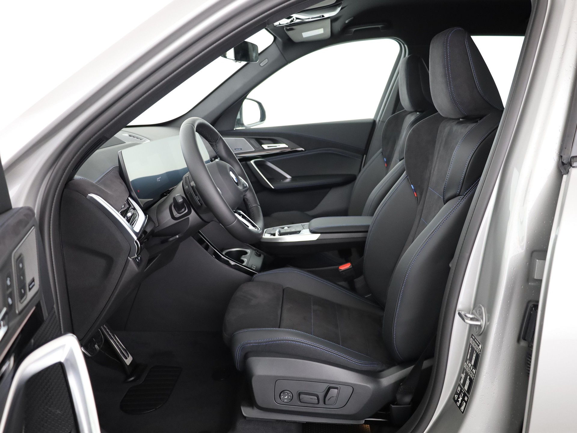 BMW X1 23i xDrive paddles-image-3