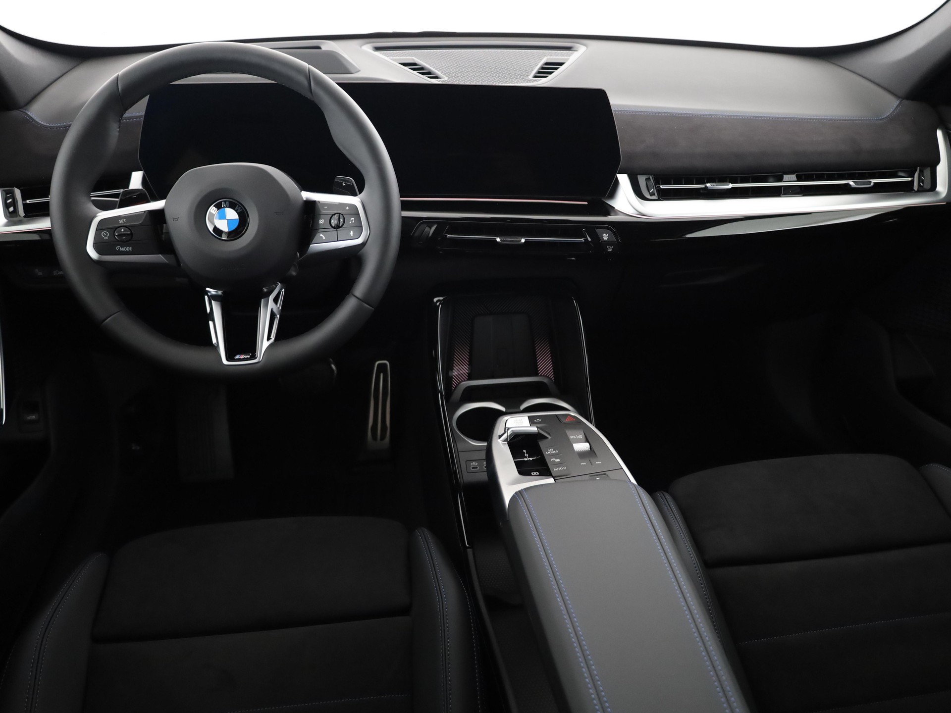 BMW X1 23i xDrive paddles-image-4