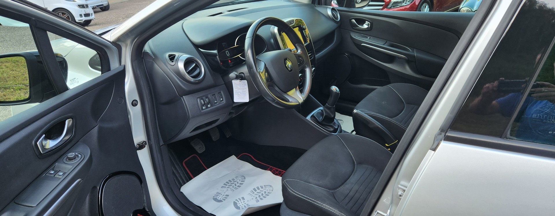 RENAULT Clio 1.5 dCi Limited-image-11