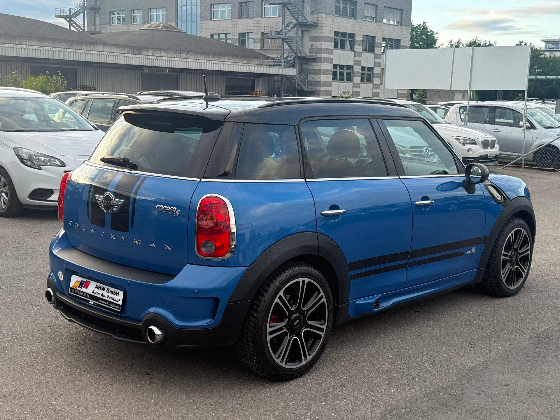 MINI Countryman Cooper S ALL4 Steptronic Snowhill / JCW Paket / Frisch ab MFK / 8-fach Alu / 1 Jahr Garantie-image-3