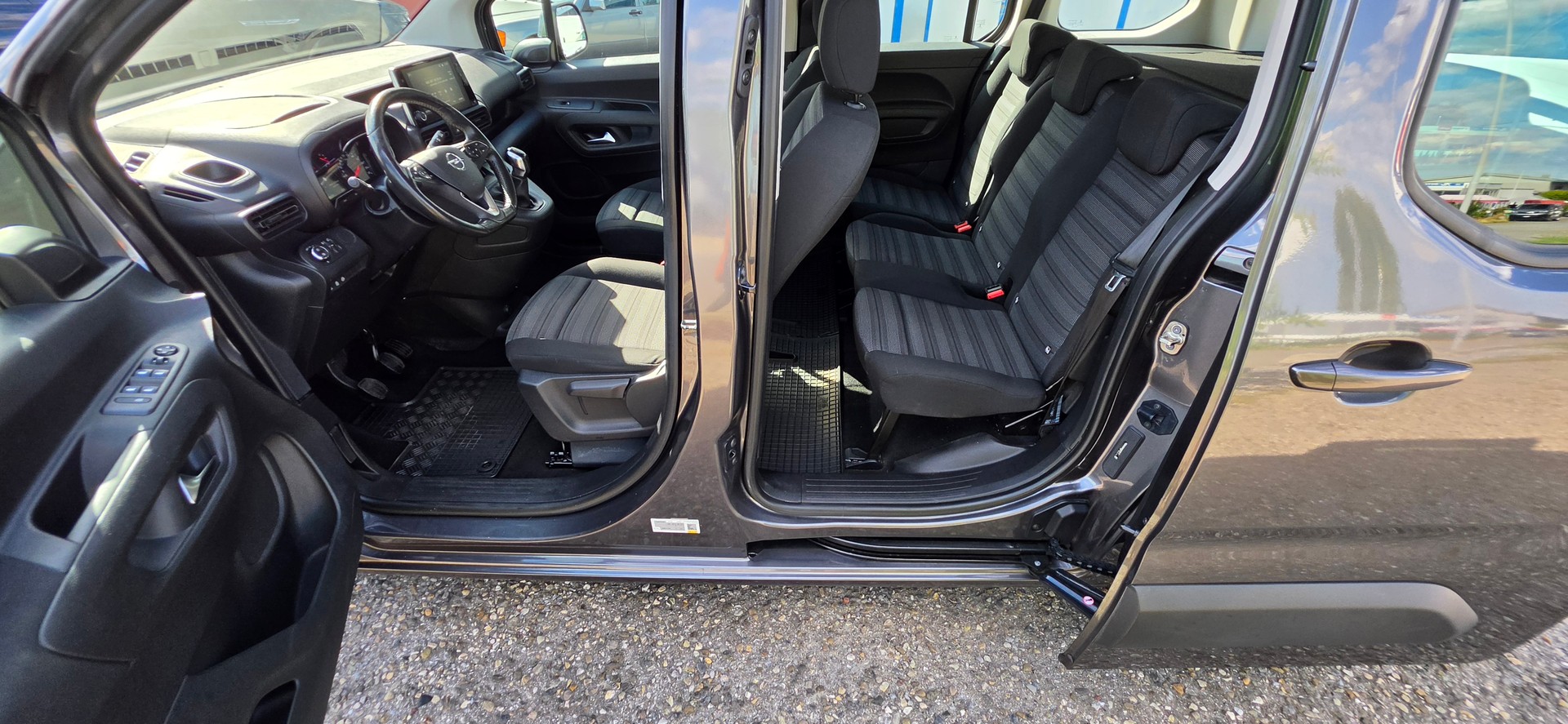 OPEL Combo Life 1.5 Enjoy-image-12