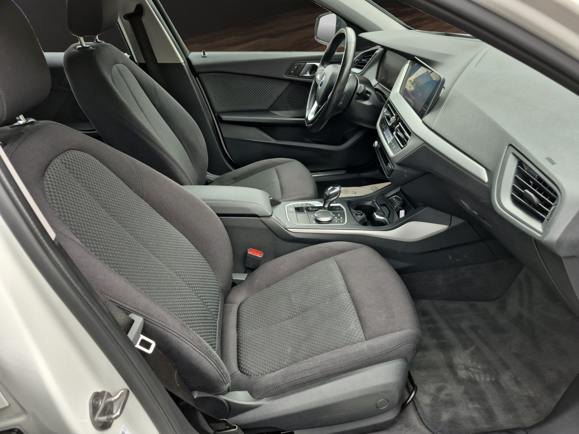 BMW 118i Steptronic Sport Line-image-12