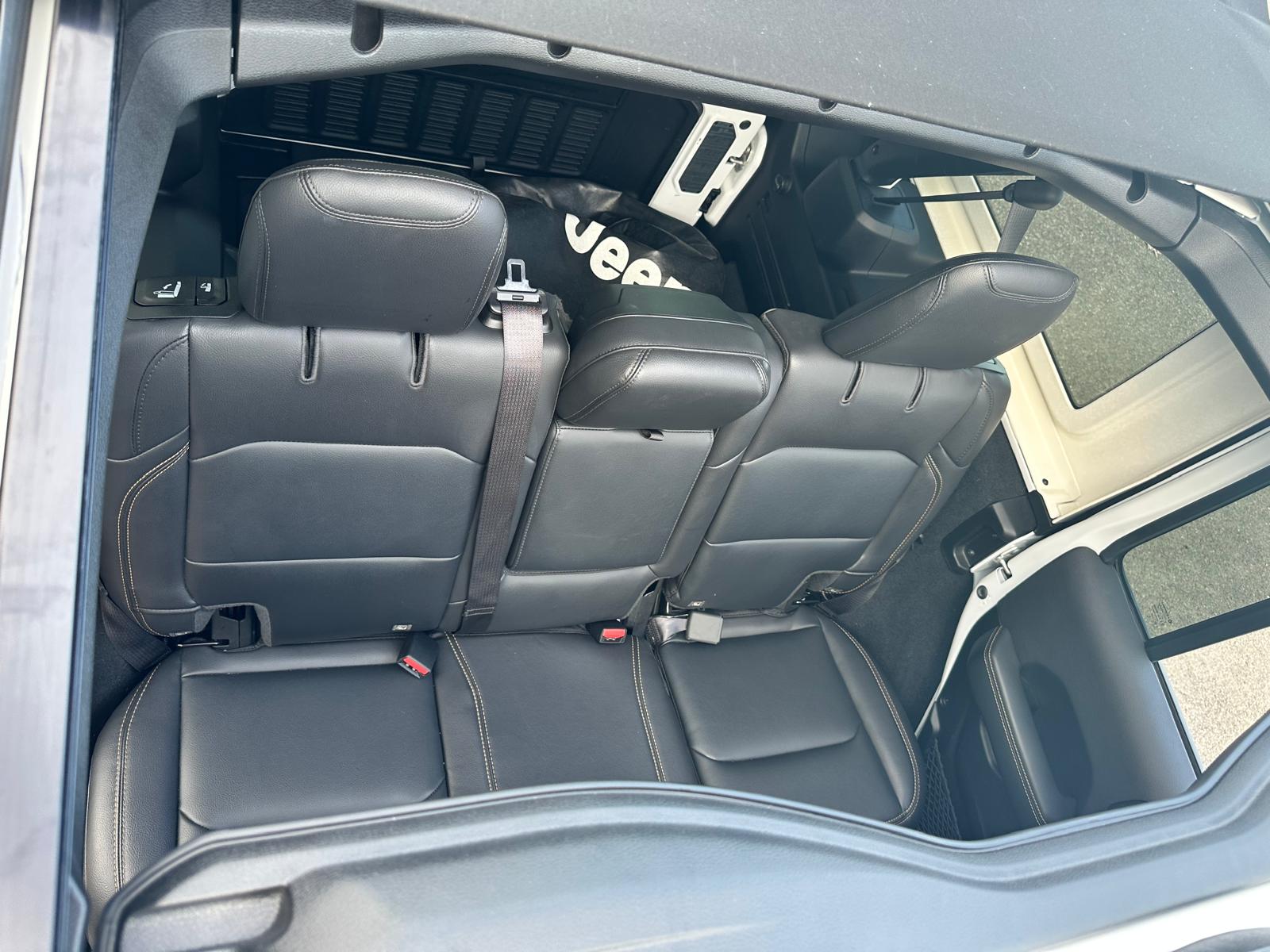 JEEP 2.0 Turbo Sahara Power Unlimited-image-12