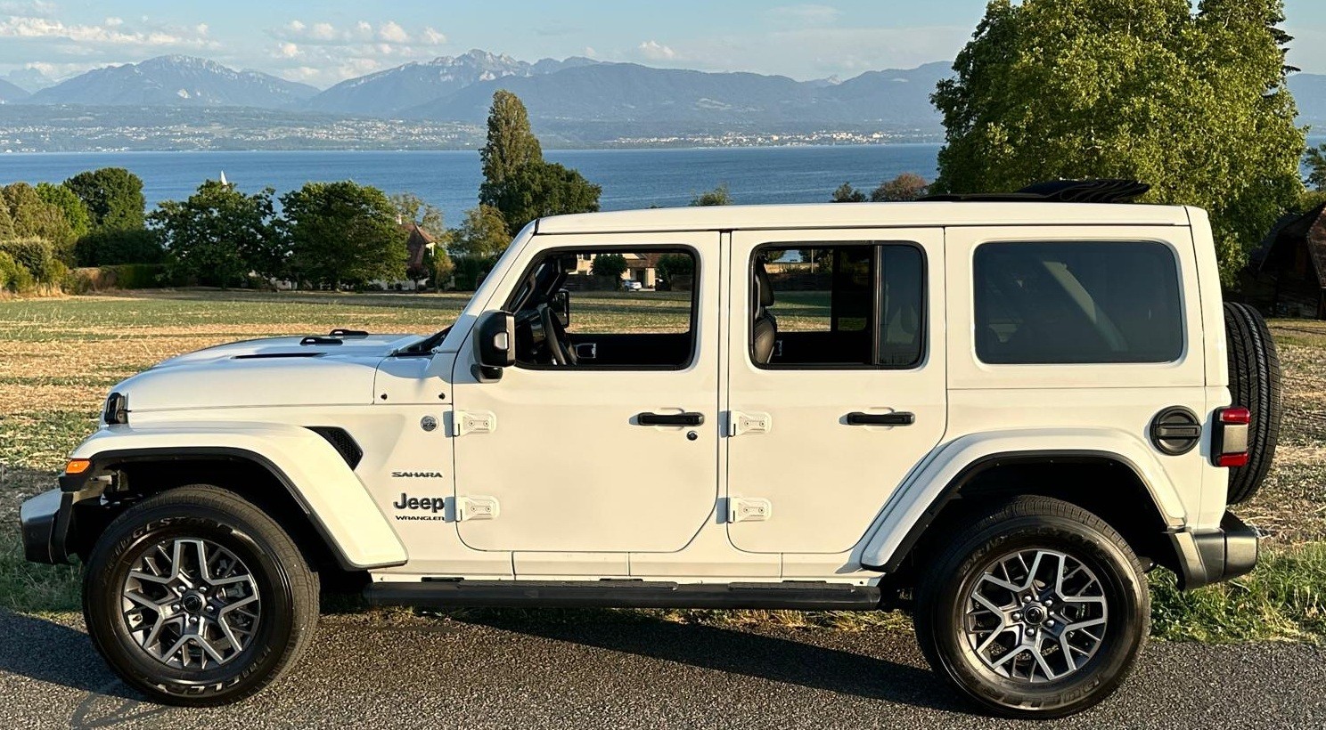 JEEP 2.0 Turbo Sahara Power Unlimited-image-7