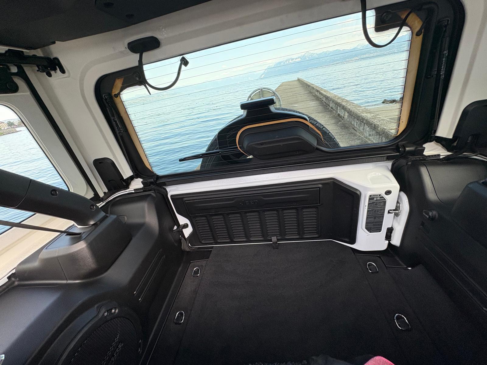 JEEP 2.0 Turbo Sahara Power Unlimited-image-15