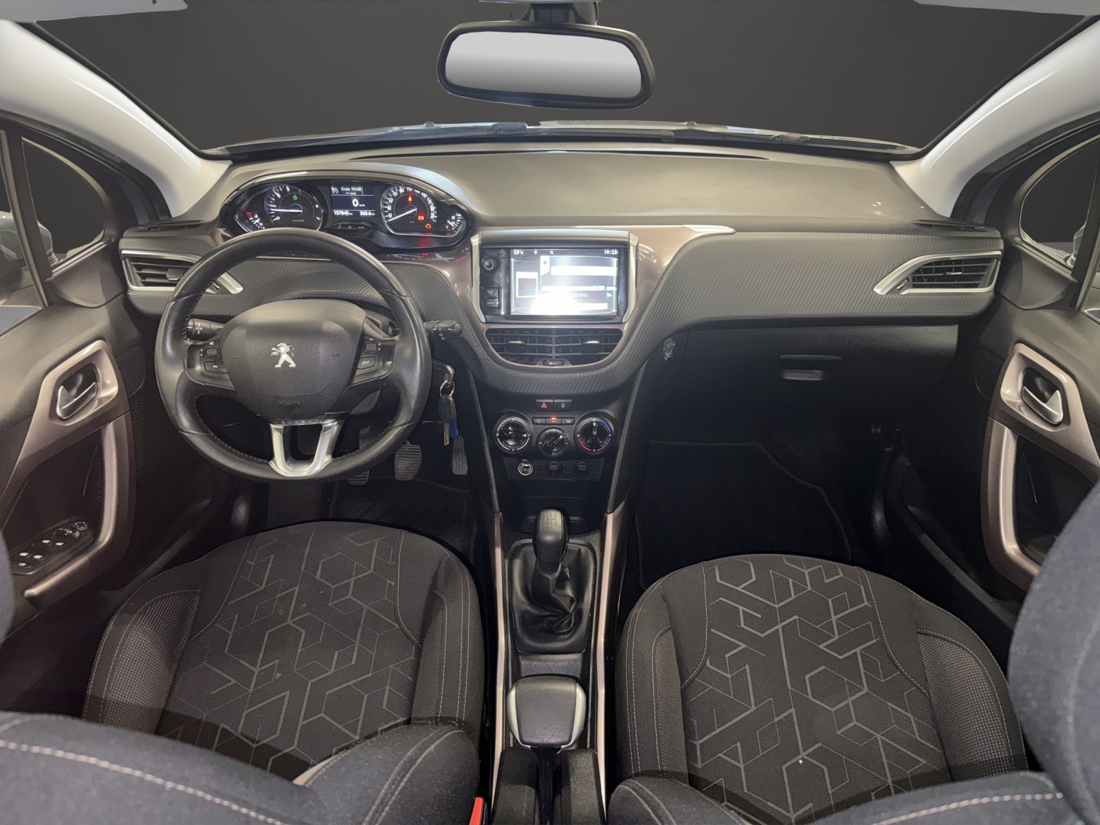 PEUGEOT 2008 1.2 VTI Active-image-8