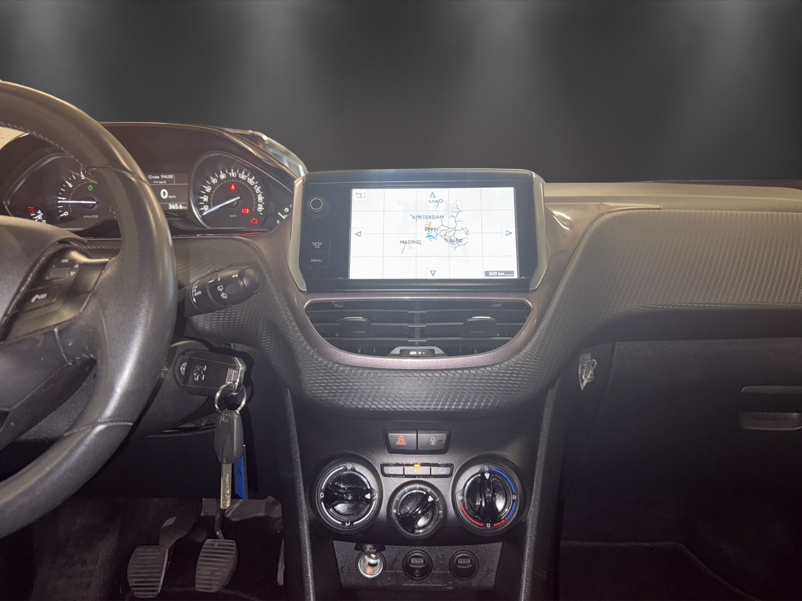 PEUGEOT 2008 1.2 VTI Active-image-10