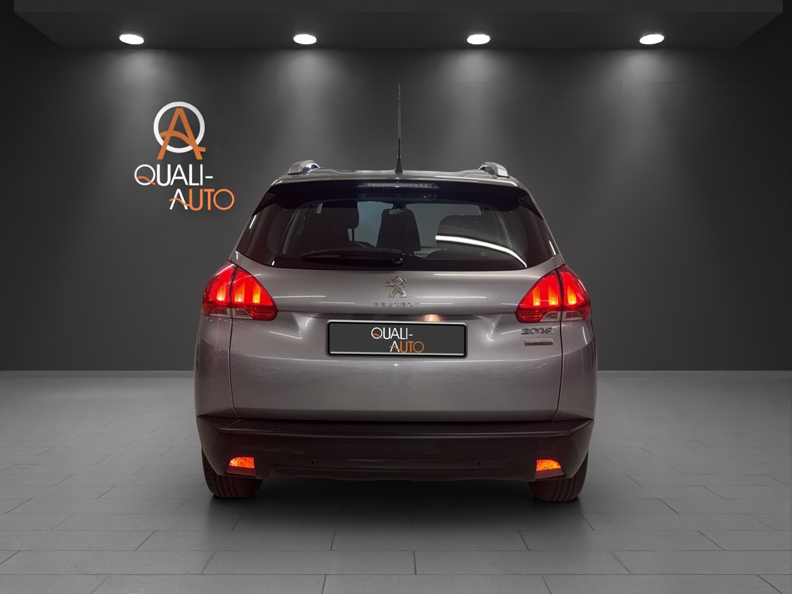 PEUGEOT 2008 1.2 VTI Active-image-4