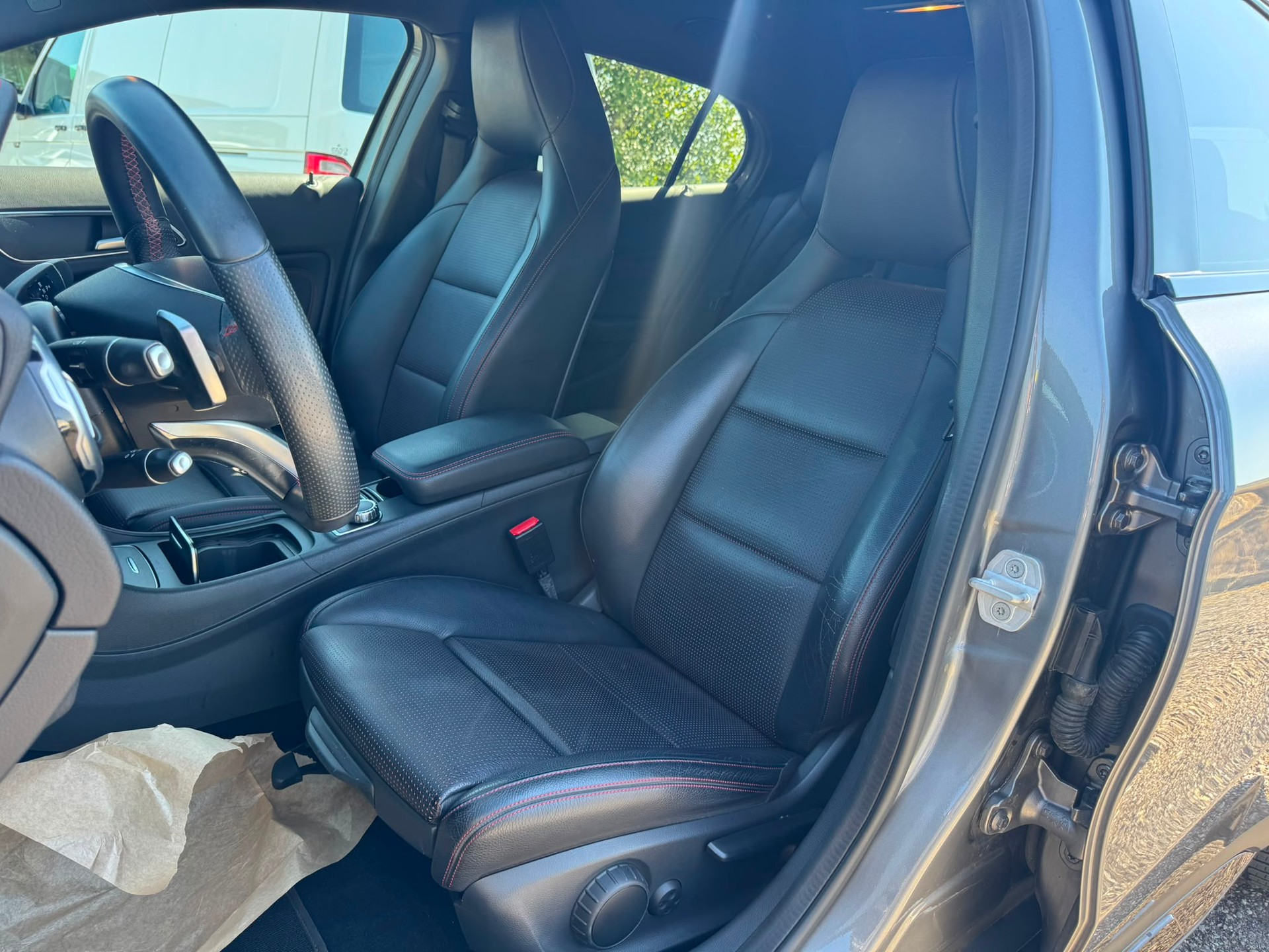 MERCEDES-BENZ GLA 250 AMG Line 4Matic 7G-DCT-image-13