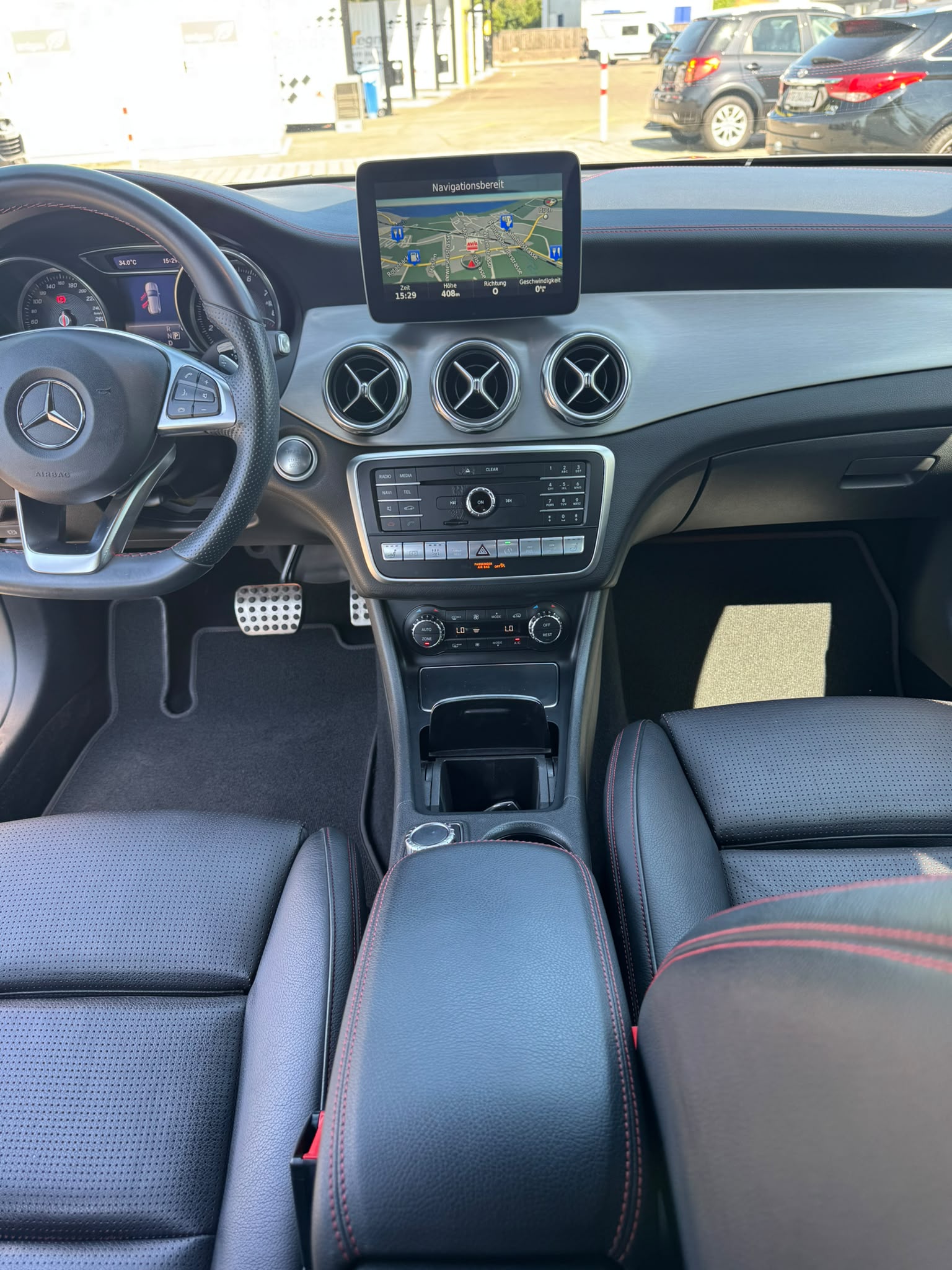MERCEDES-BENZ GLA 250 AMG Line 4Matic 7G-DCT-image-12