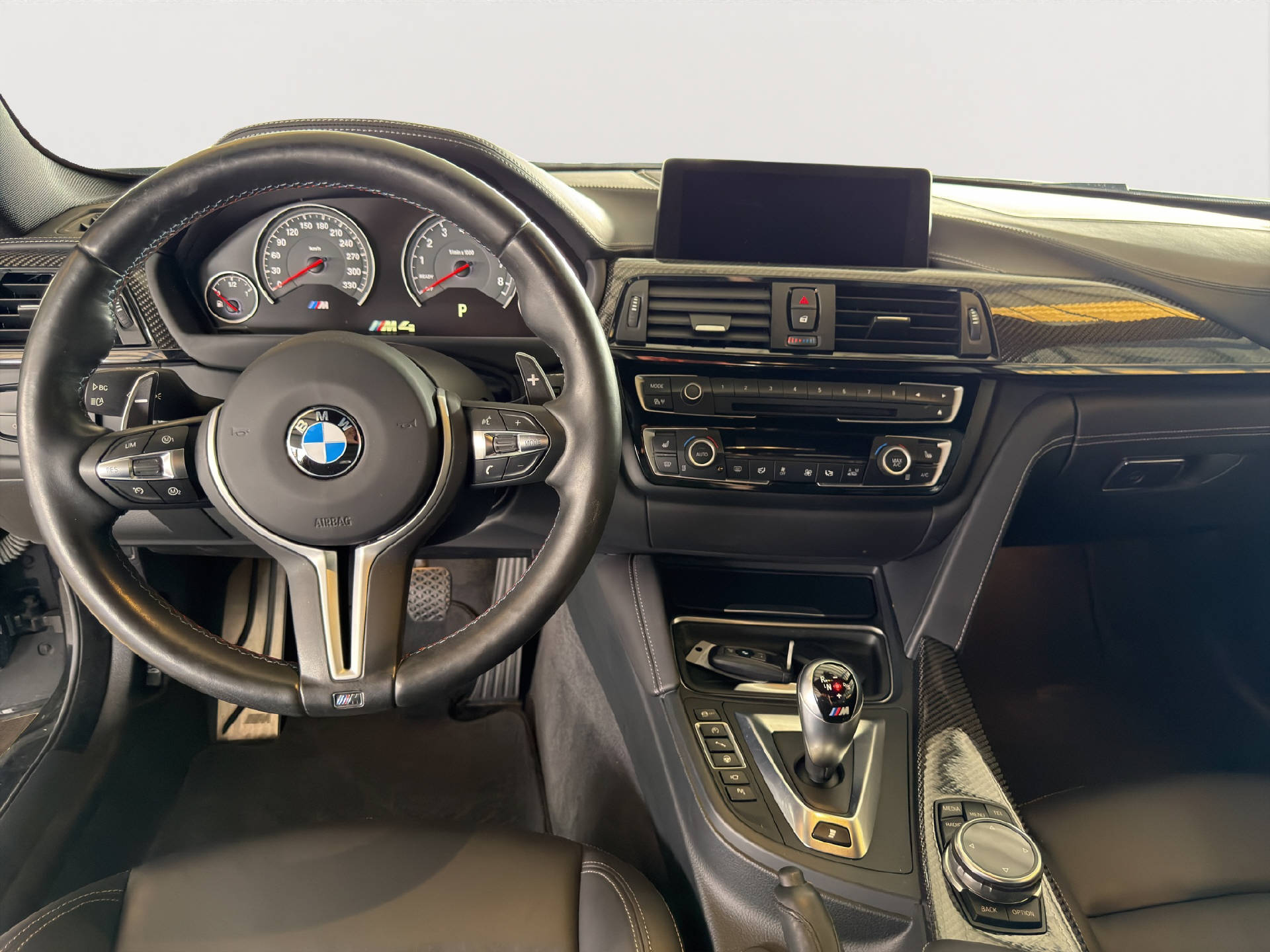 BMW M4 Coupé-image-12