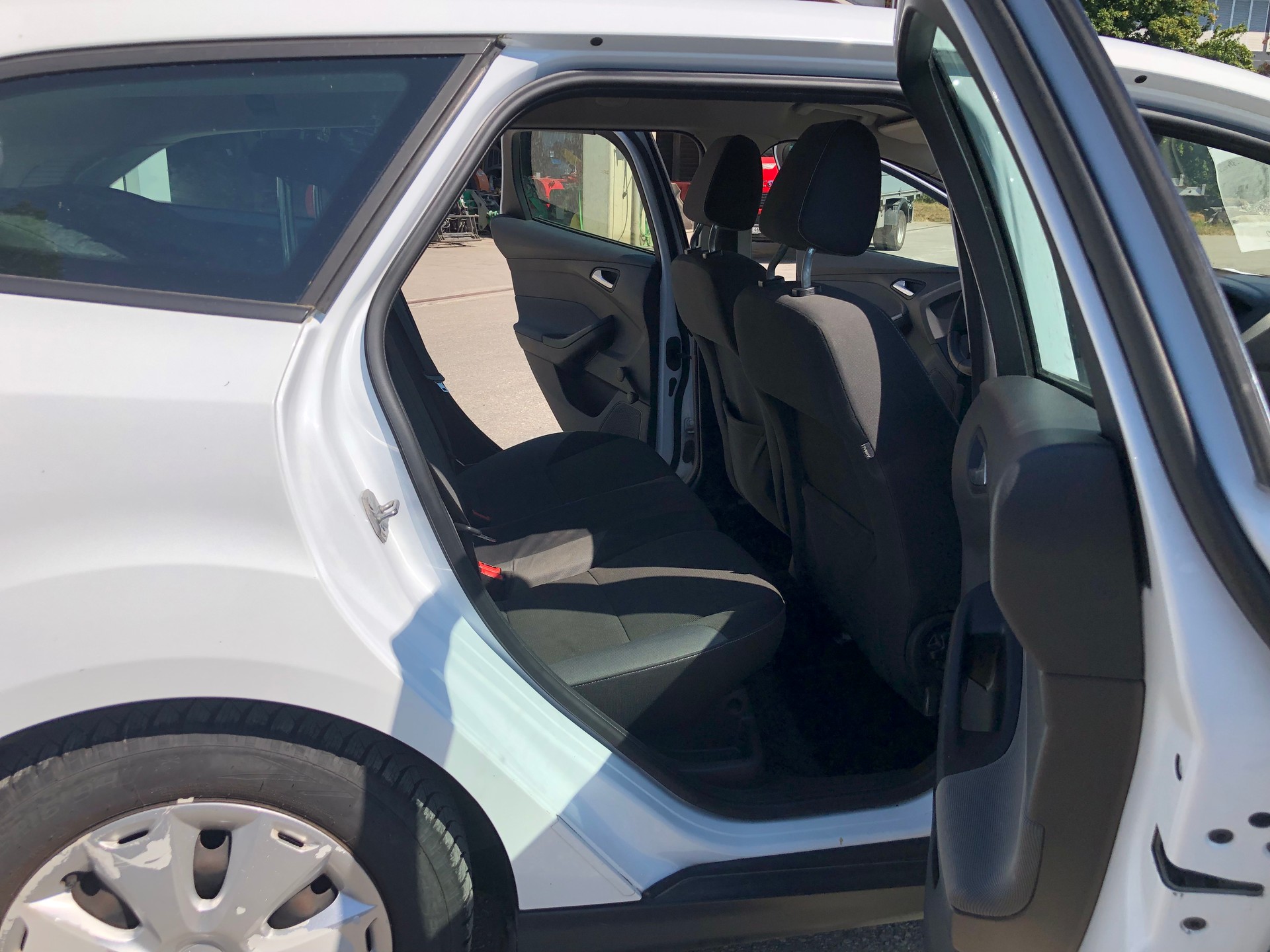 FORD Focus 1.6 TDCi Trend-image-8