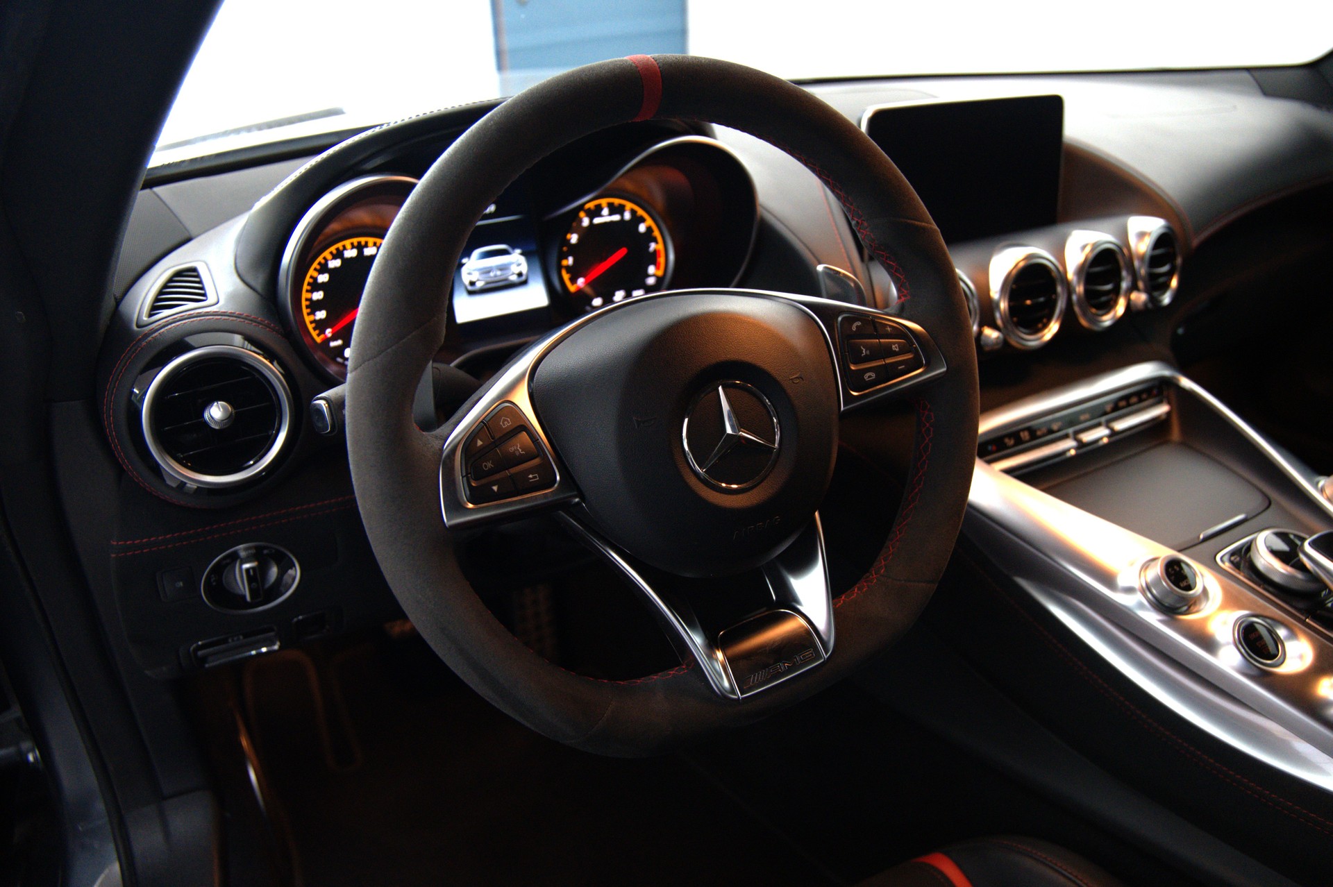 MERCEDES-BENZ AMG GT S Speedshift DCT-image-7