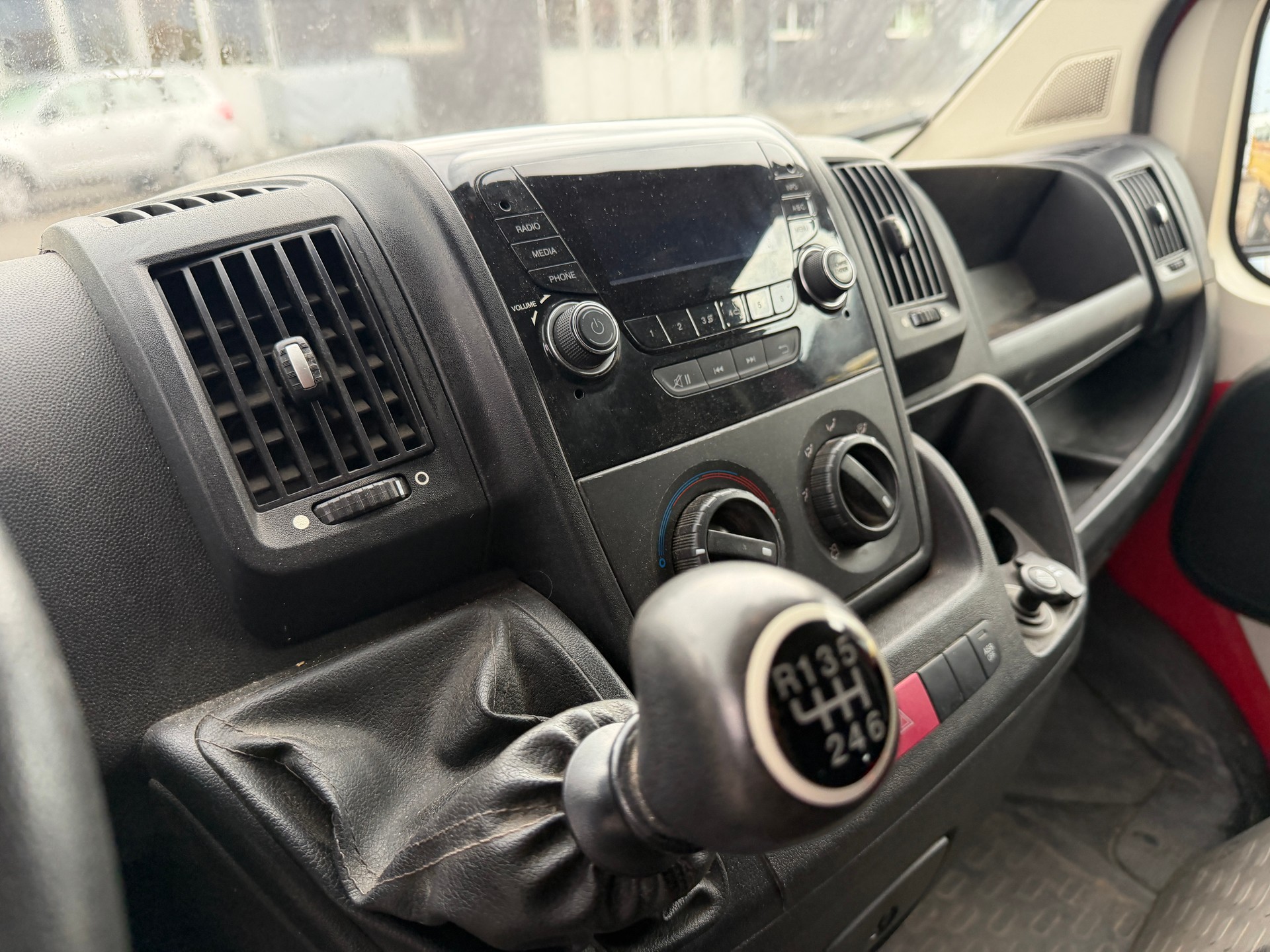 CITROEN Jumper 33 2.0 BlueHDi 130 Confort L2H1-image-5