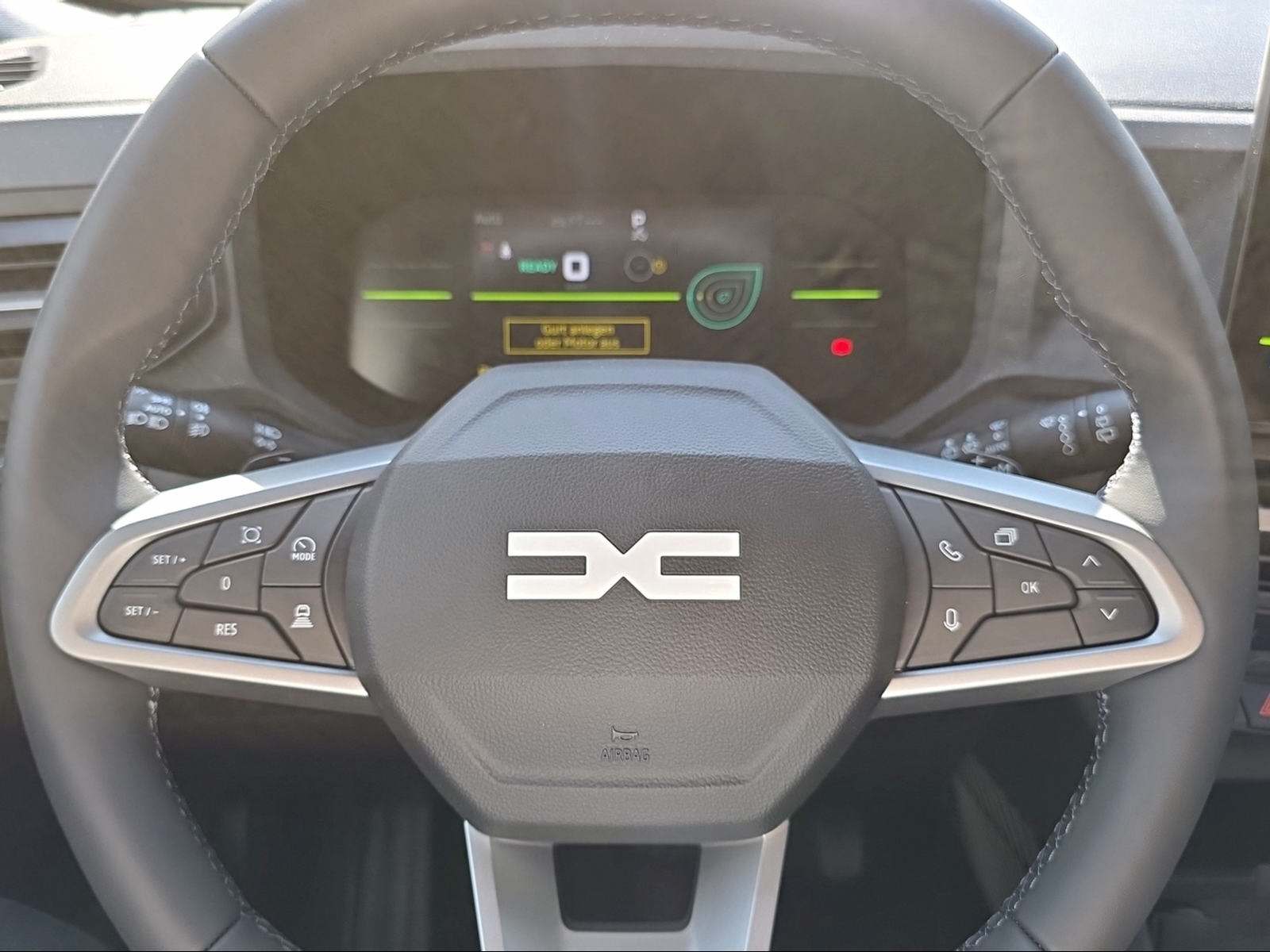 DACIA Duster 1.2 Hybrid Journey 4WD-image-11