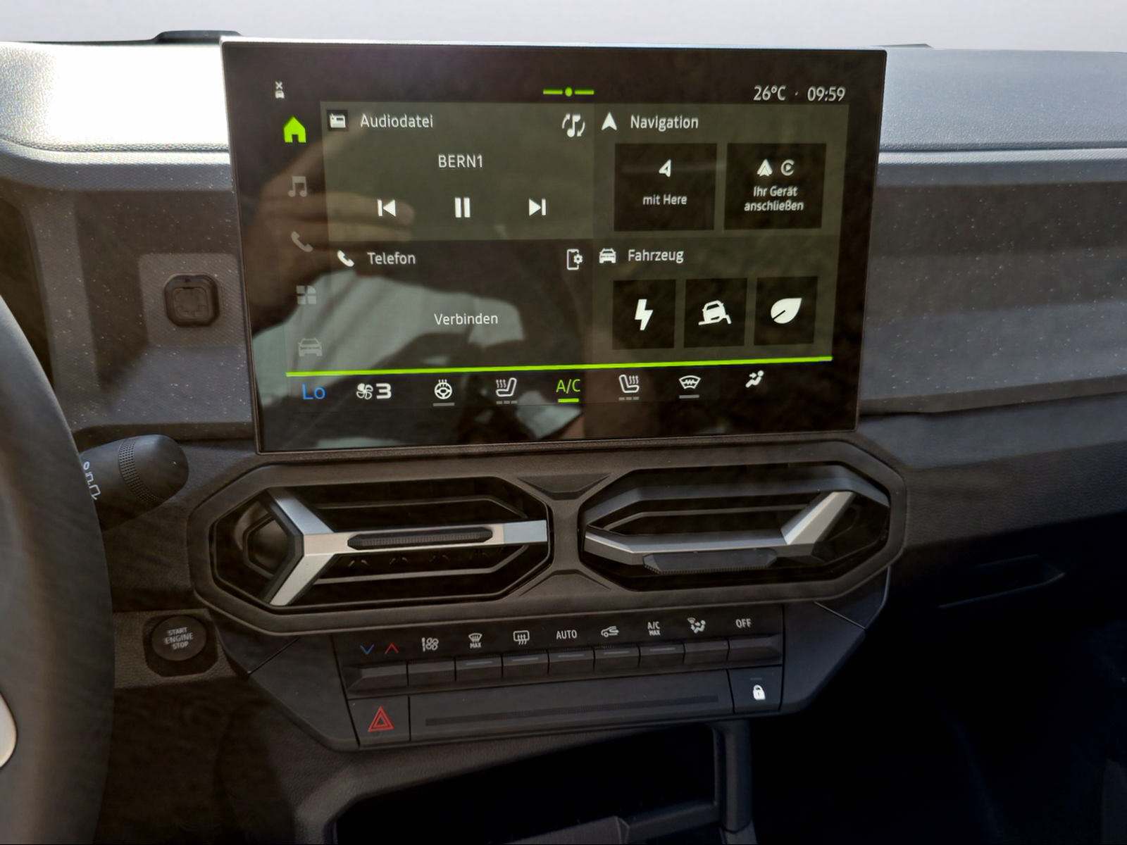 DACIA Duster 1.2 Hybrid Journey 4WD-image-9