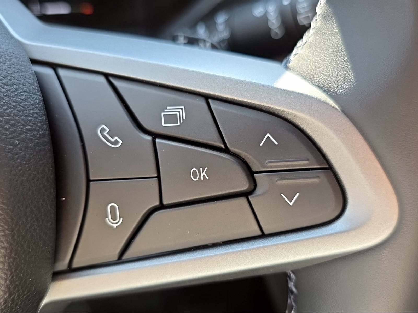 DACIA Duster 1.2 Hybrid Journey 4WD-image-12