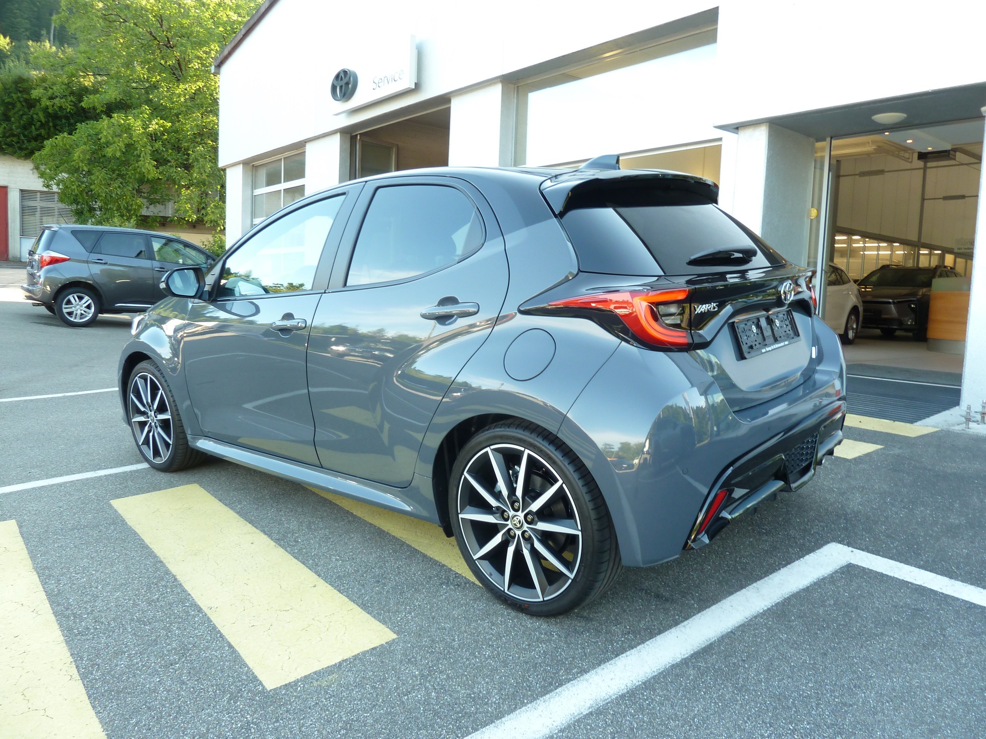 TOYOTA Yaris 1.5 GR Sport e-CVT-image-4