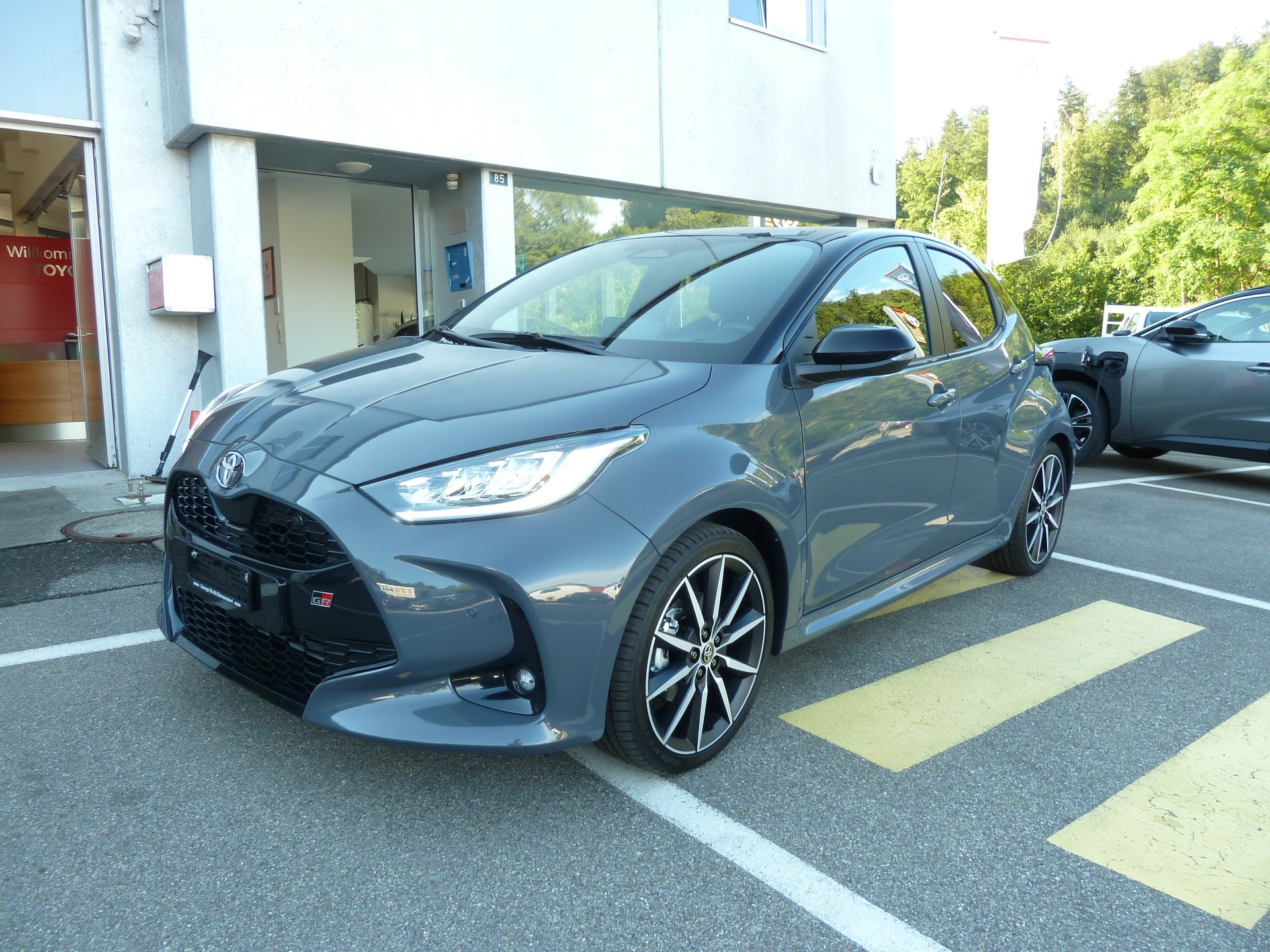 TOYOTA Yaris 1.5 GR Sport e-CVT-image-0