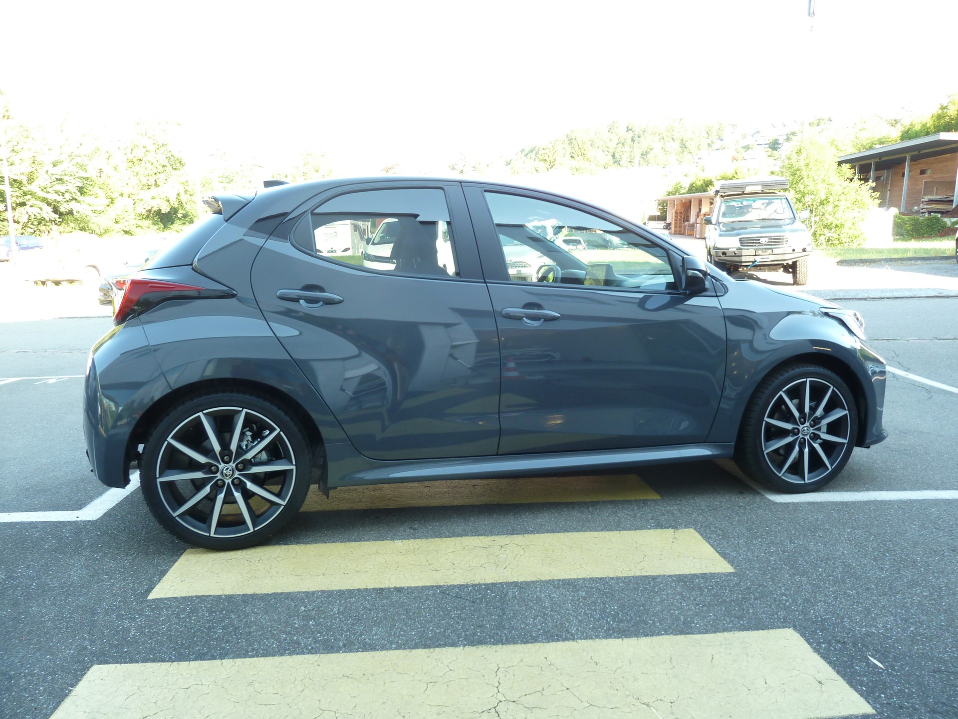 TOYOTA Yaris 1.5 GR Sport e-CVT-image-8