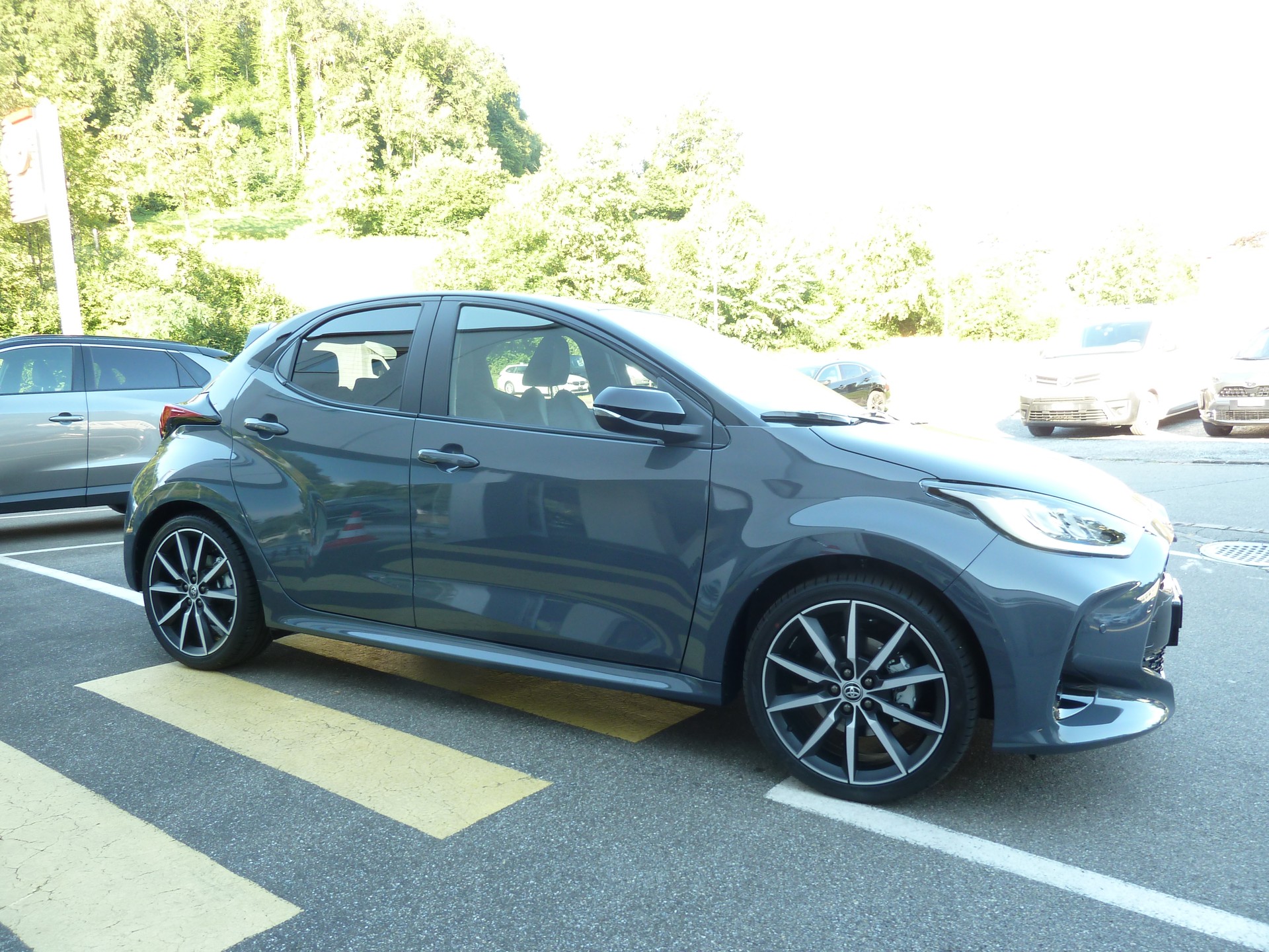 TOYOTA Yaris 1.5 GR Sport e-CVT-image-9