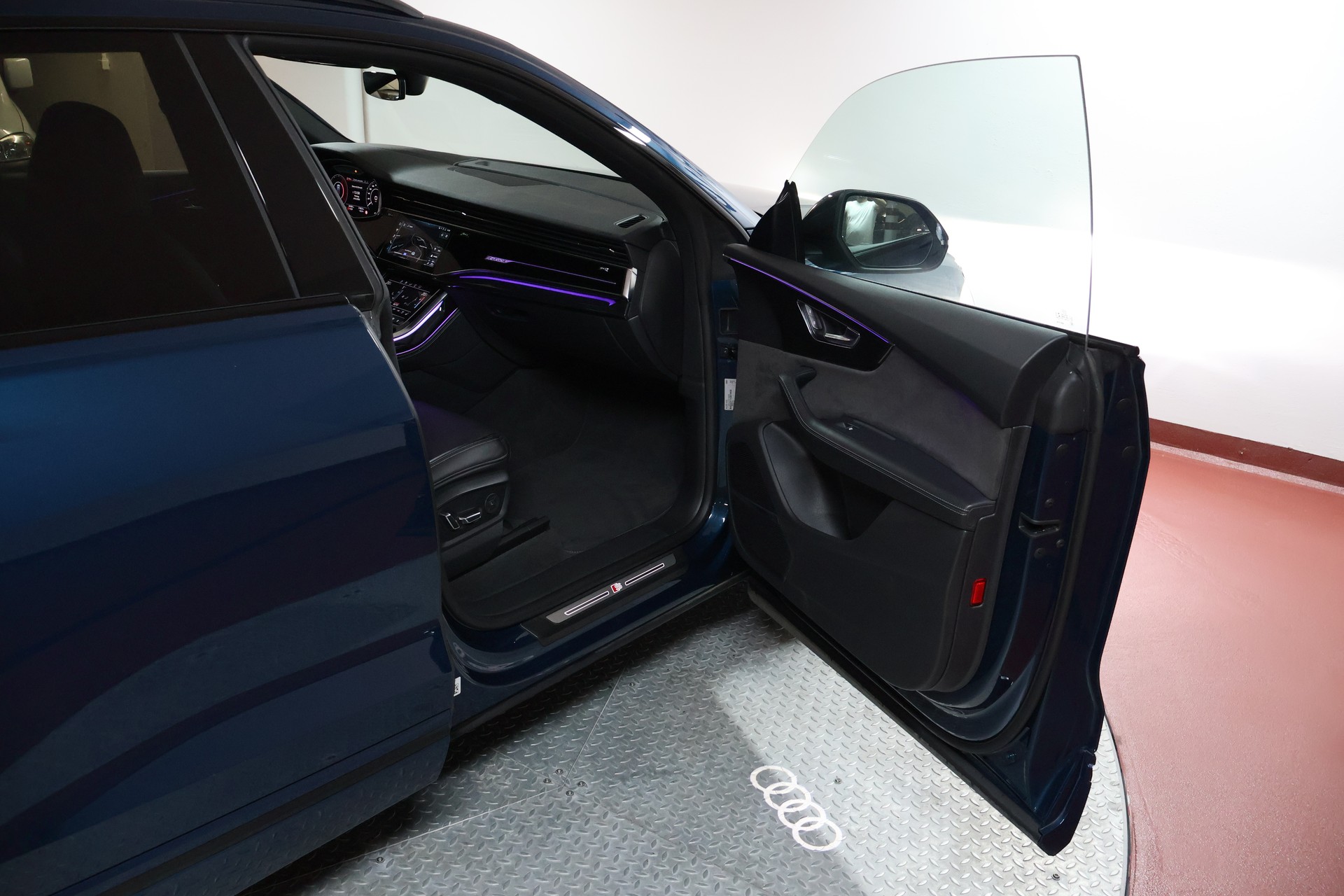 AUDI Q8 50 TDI quattro tiptronic-image-16