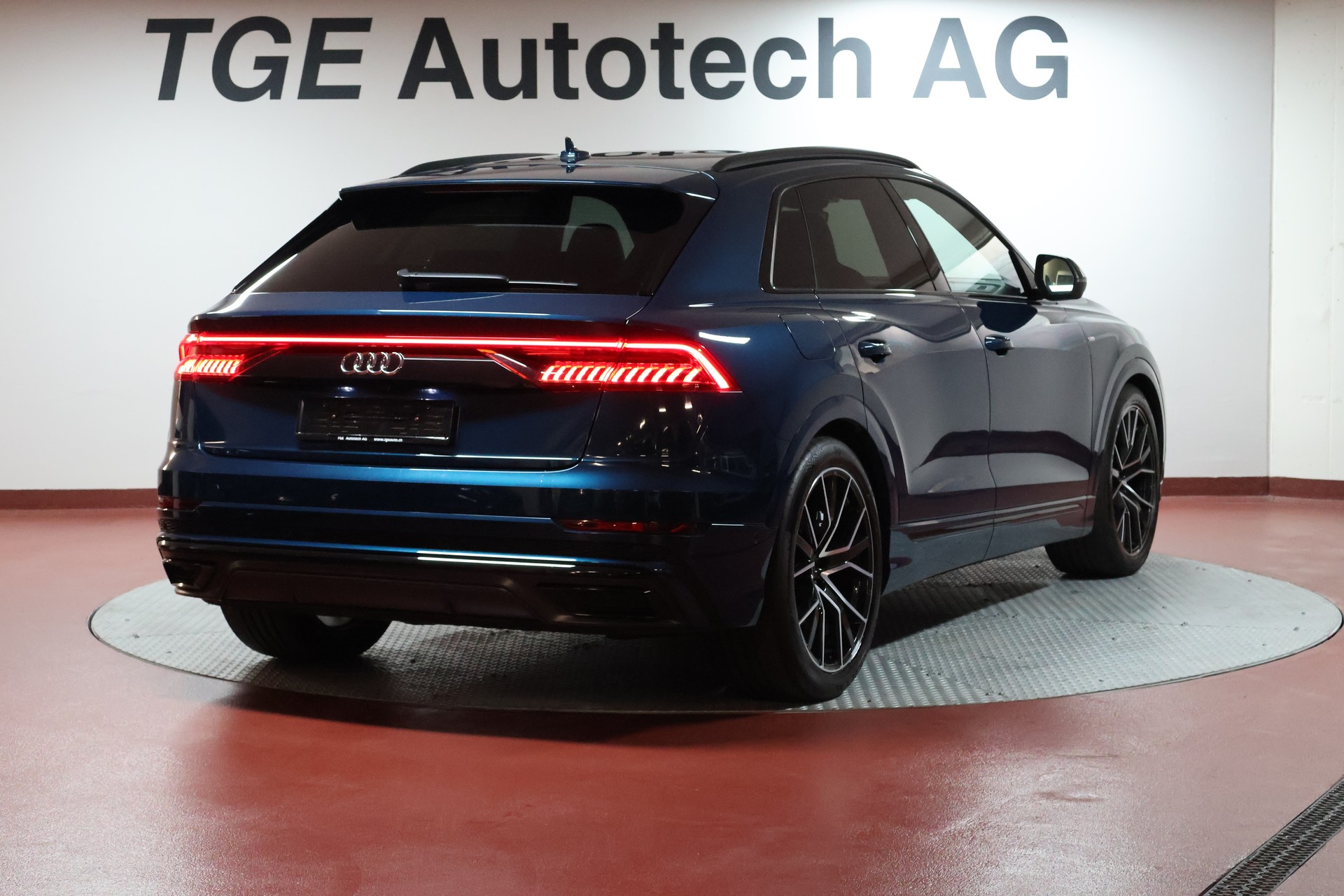 AUDI Q8 50 TDI quattro tiptronic-image-25