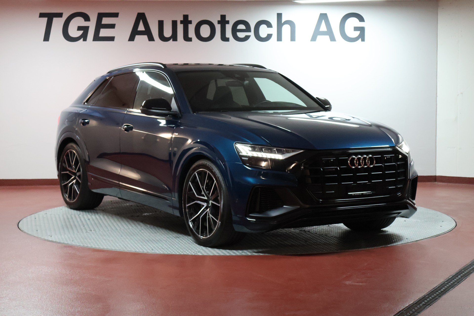 AUDI Q8 50 TDI quattro tiptronic-image-2