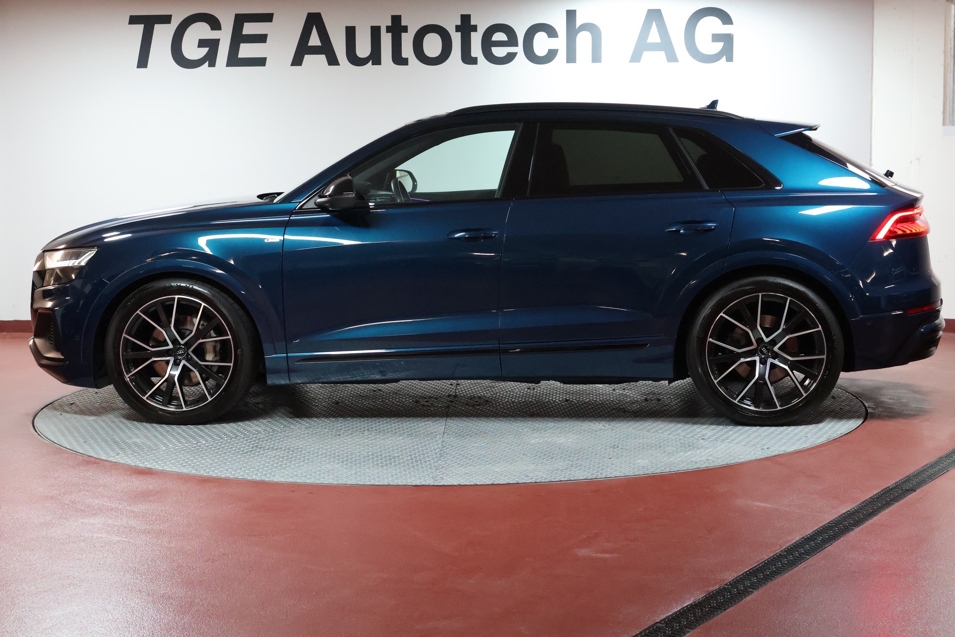 AUDI Q8 50 TDI quattro tiptronic-image-3