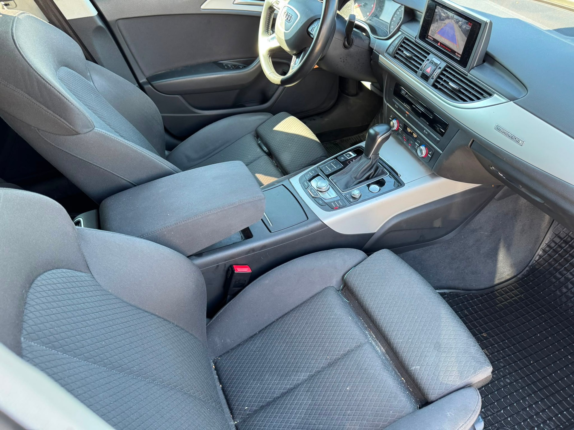 AUDI A6 Avant 3.0 TDI V6 Attraction quattro S-tronic-image-11