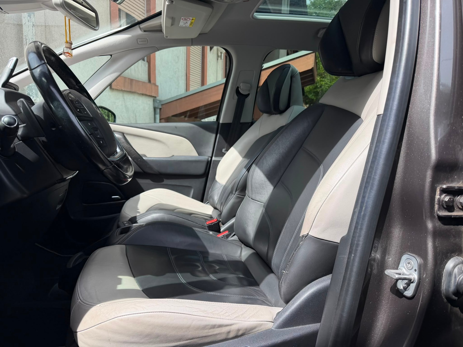 CITROEN Grand C4 Picasso 1.6i 16V THP Shine EAT6-image-9