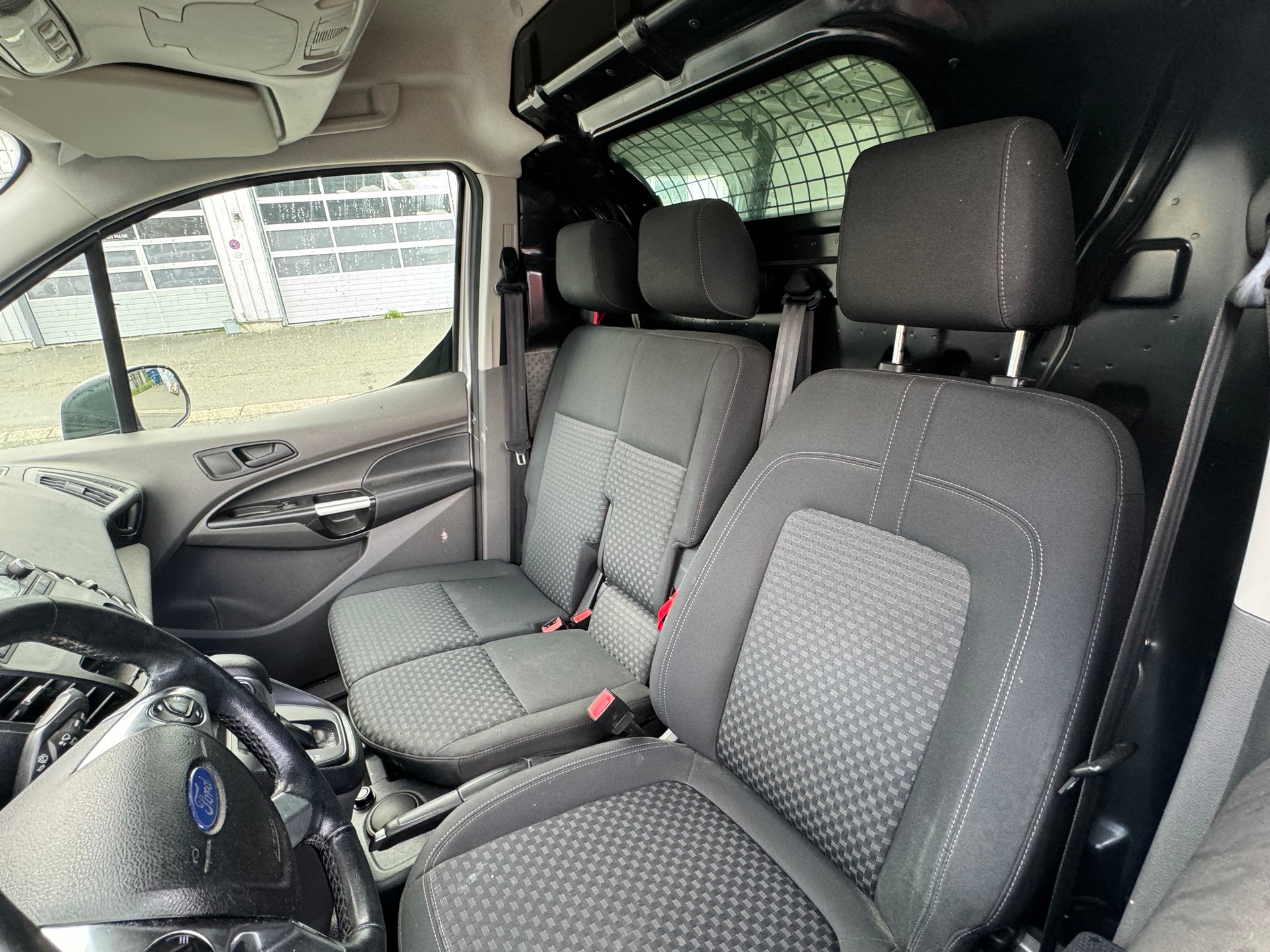 FORD Transit Connect Van T230 DCIV 1.5 EcoBlue Ambi. A-image-8