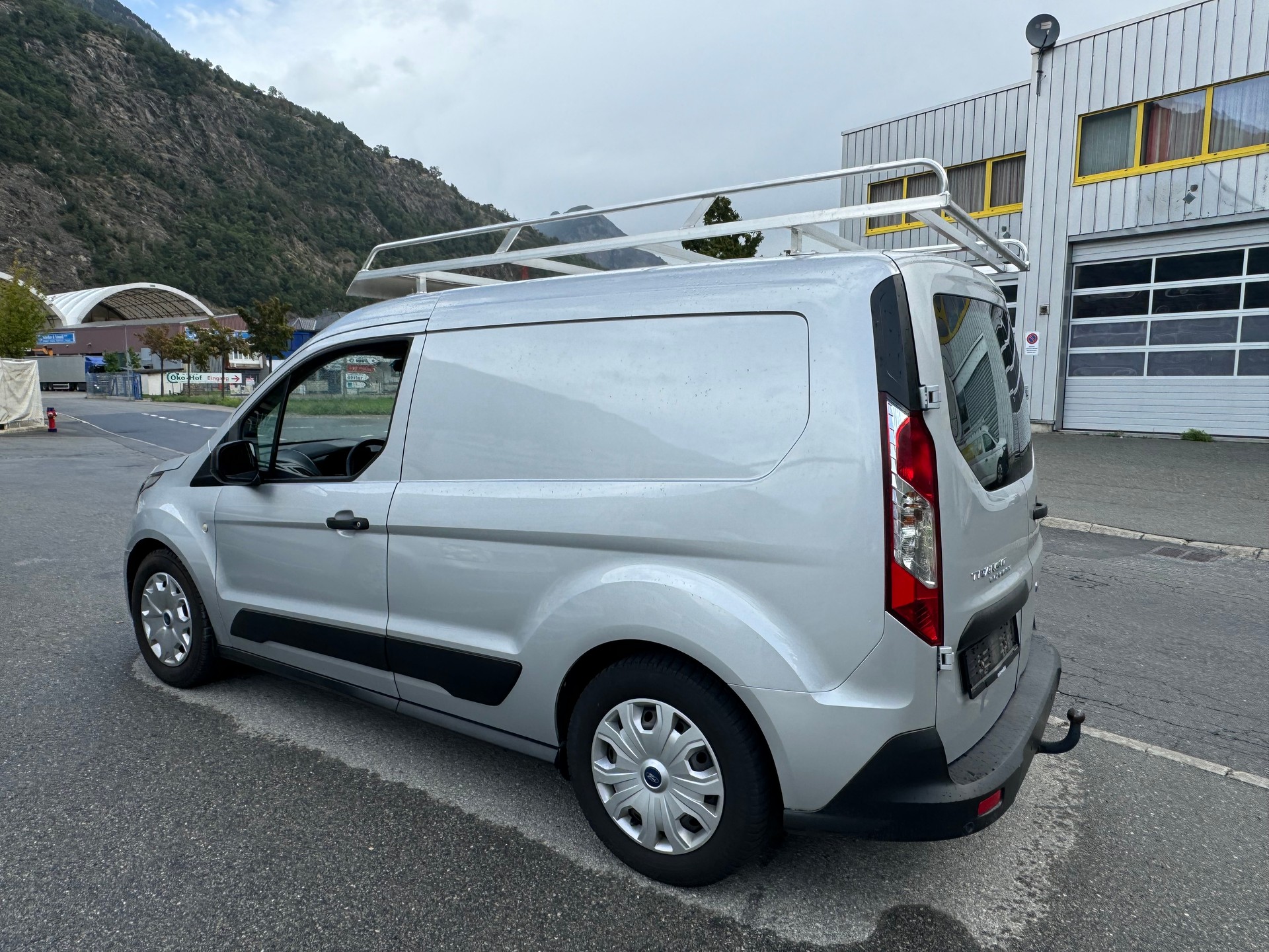 FORD Transit Connect Van T230 DCIV 1.5 EcoBlue Ambi. A-image-6
