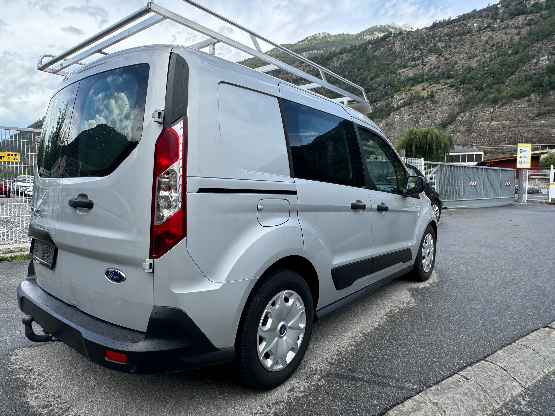 FORD Transit Connect Van T230 DCIV 1.5 EcoBlue Ambi. A-image-5