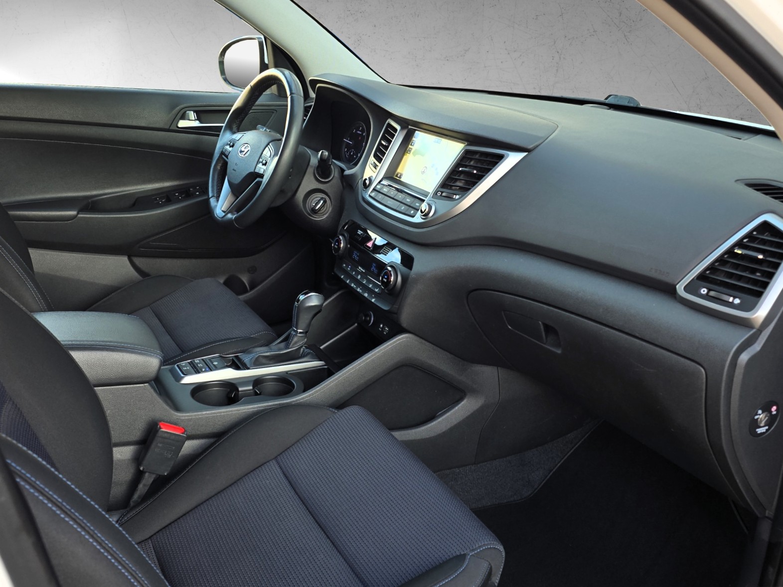 HYUNDAI Tucson 2.0 CRDI Plena 4WD Automatic-image-10
