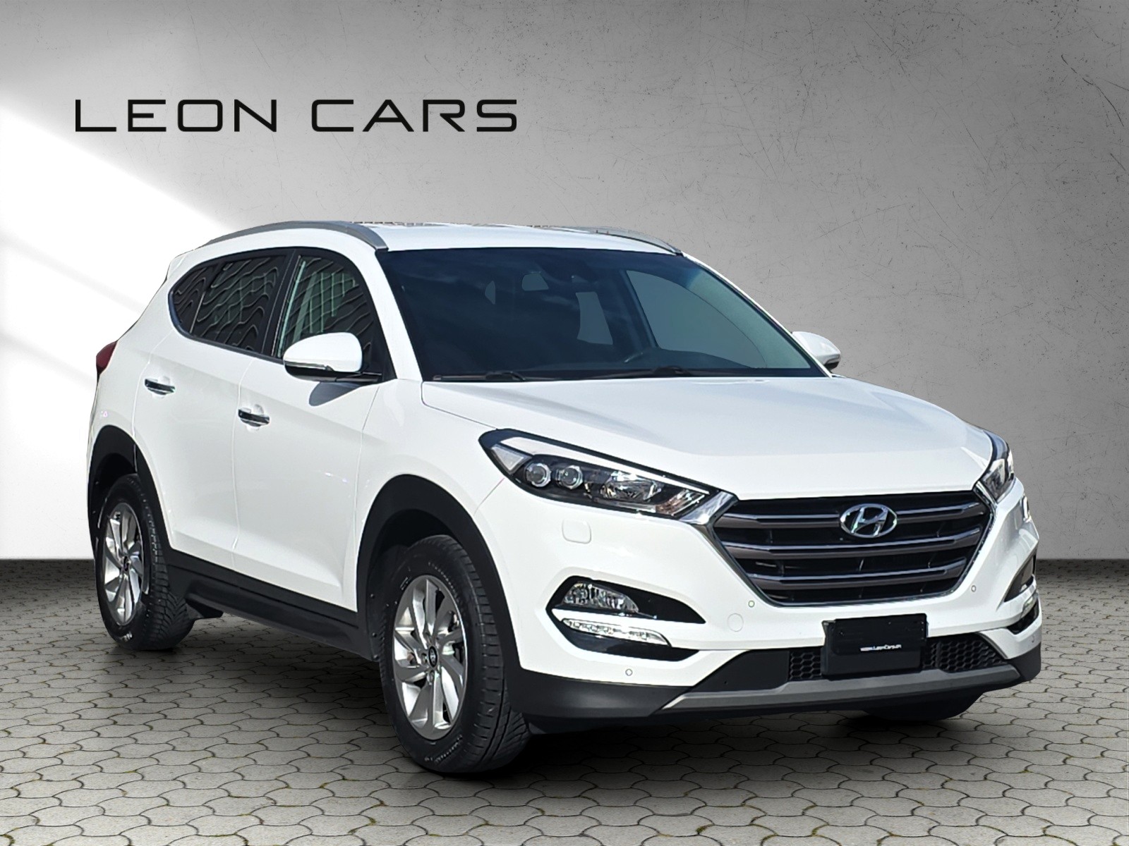 HYUNDAI Tucson 2.0 CRDI Plena 4WD Automatic-image-2