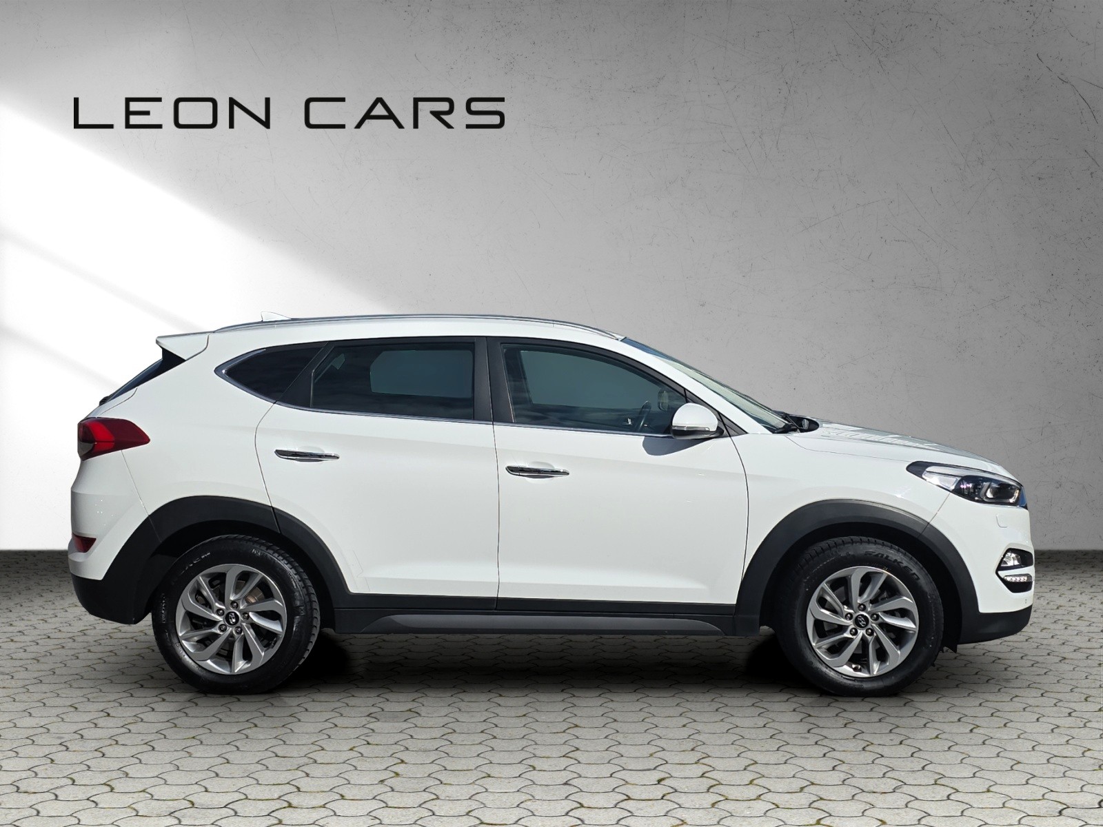 HYUNDAI Tucson 2.0 CRDI Plena 4WD Automatic-image-3