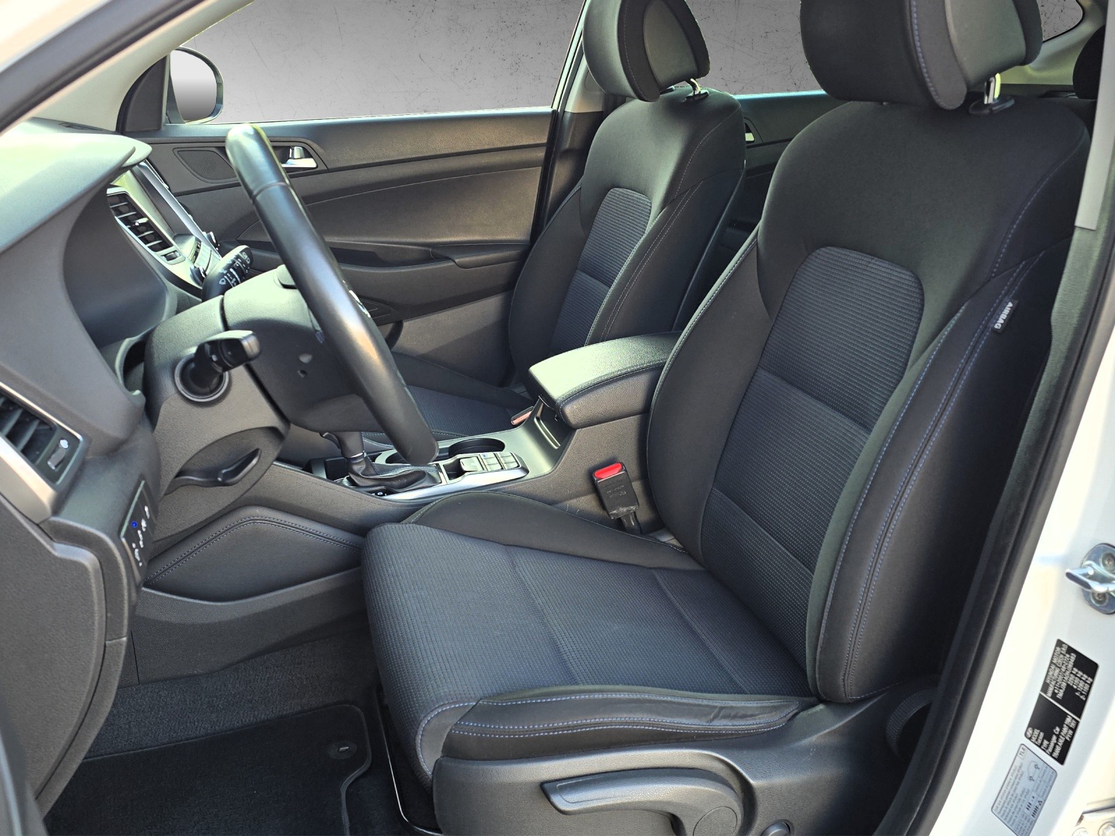 HYUNDAI Tucson 2.0 CRDI Plena 4WD Automatic-image-9