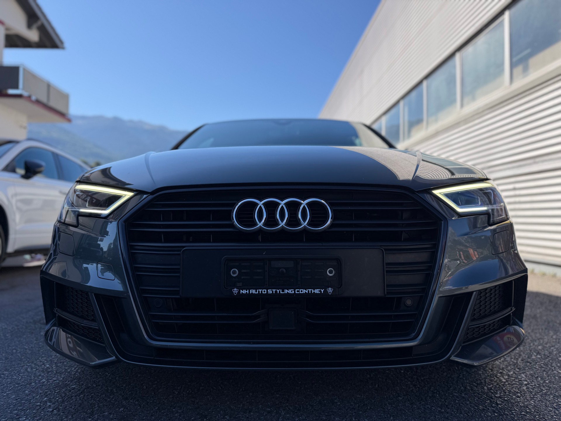 AUDI A3 Sportback 35 TFSI Sport S-tronic-image-1