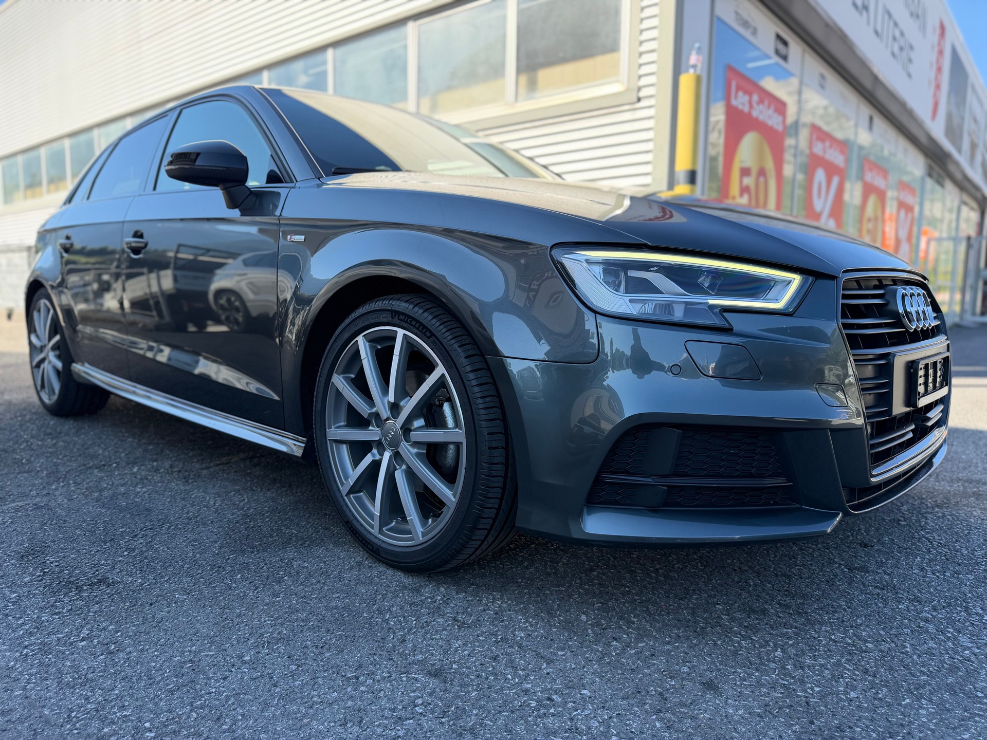 AUDI A3 Sportback 35 TFSI Sport S-tronic-image-2