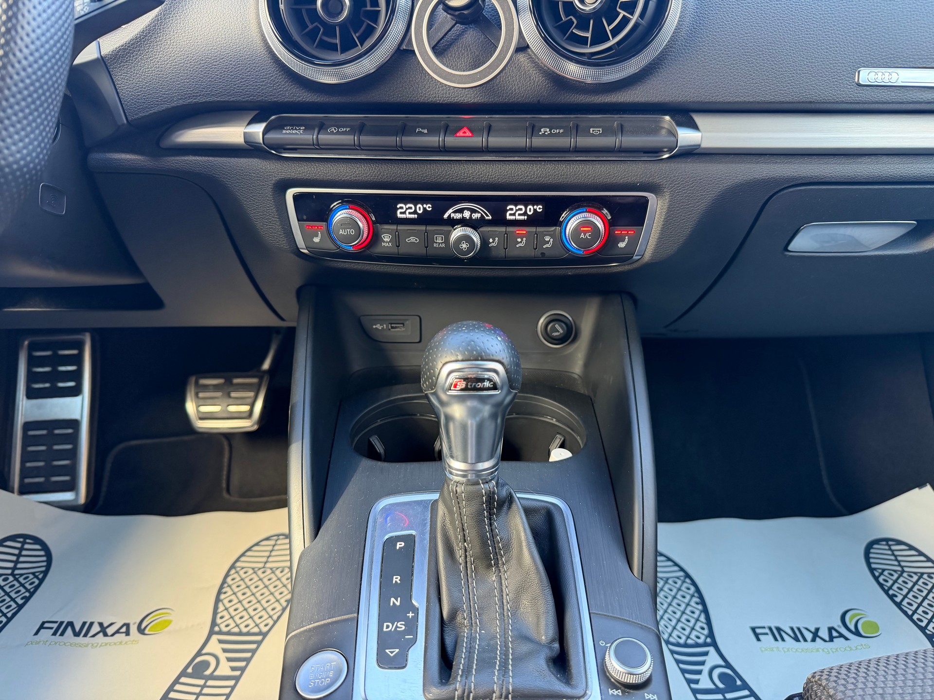 AUDI A3 Sportback 35 TFSI Sport S-tronic-image-9
