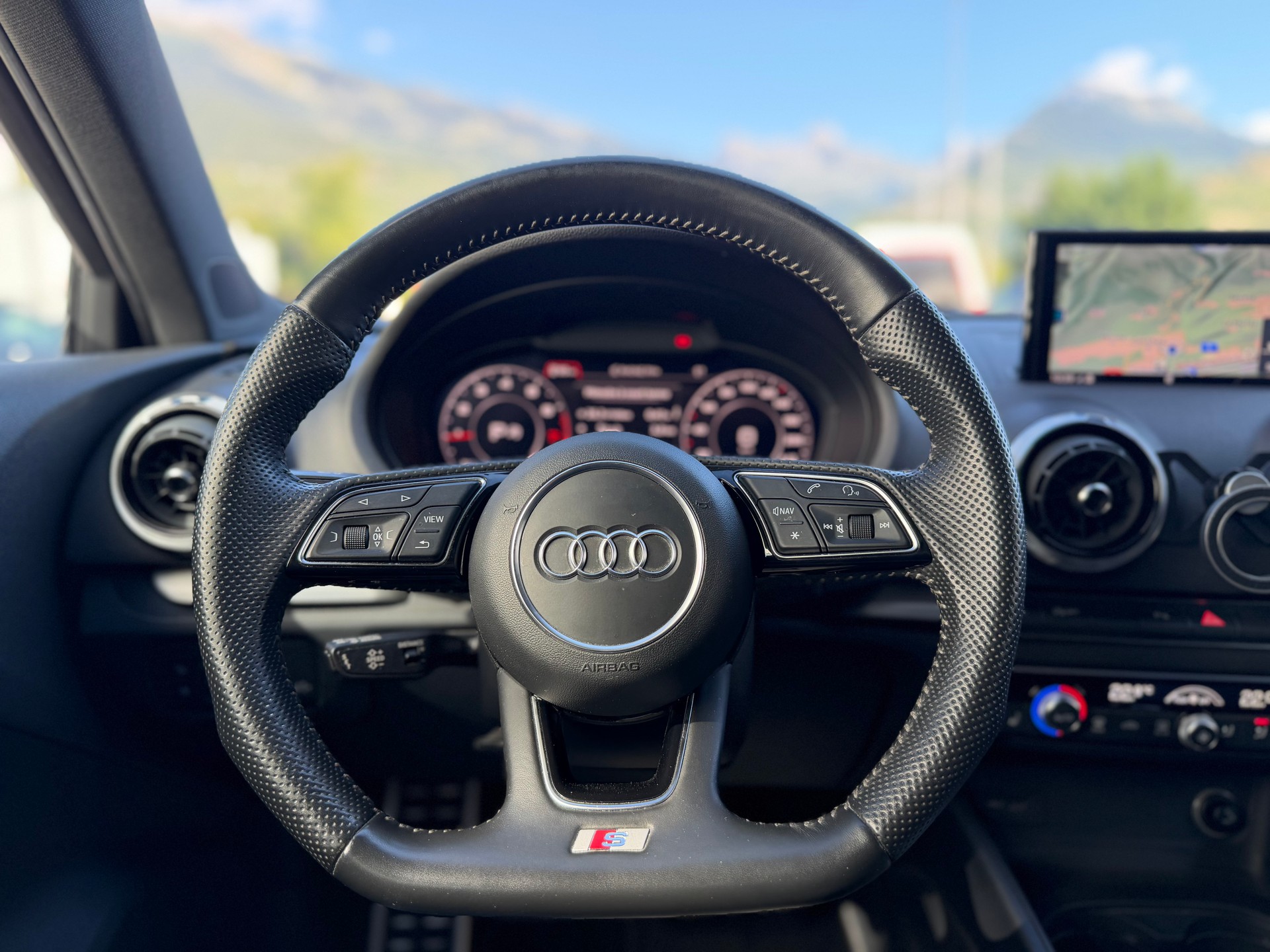 AUDI A3 Sportback 35 TFSI Sport S-tronic-image-8