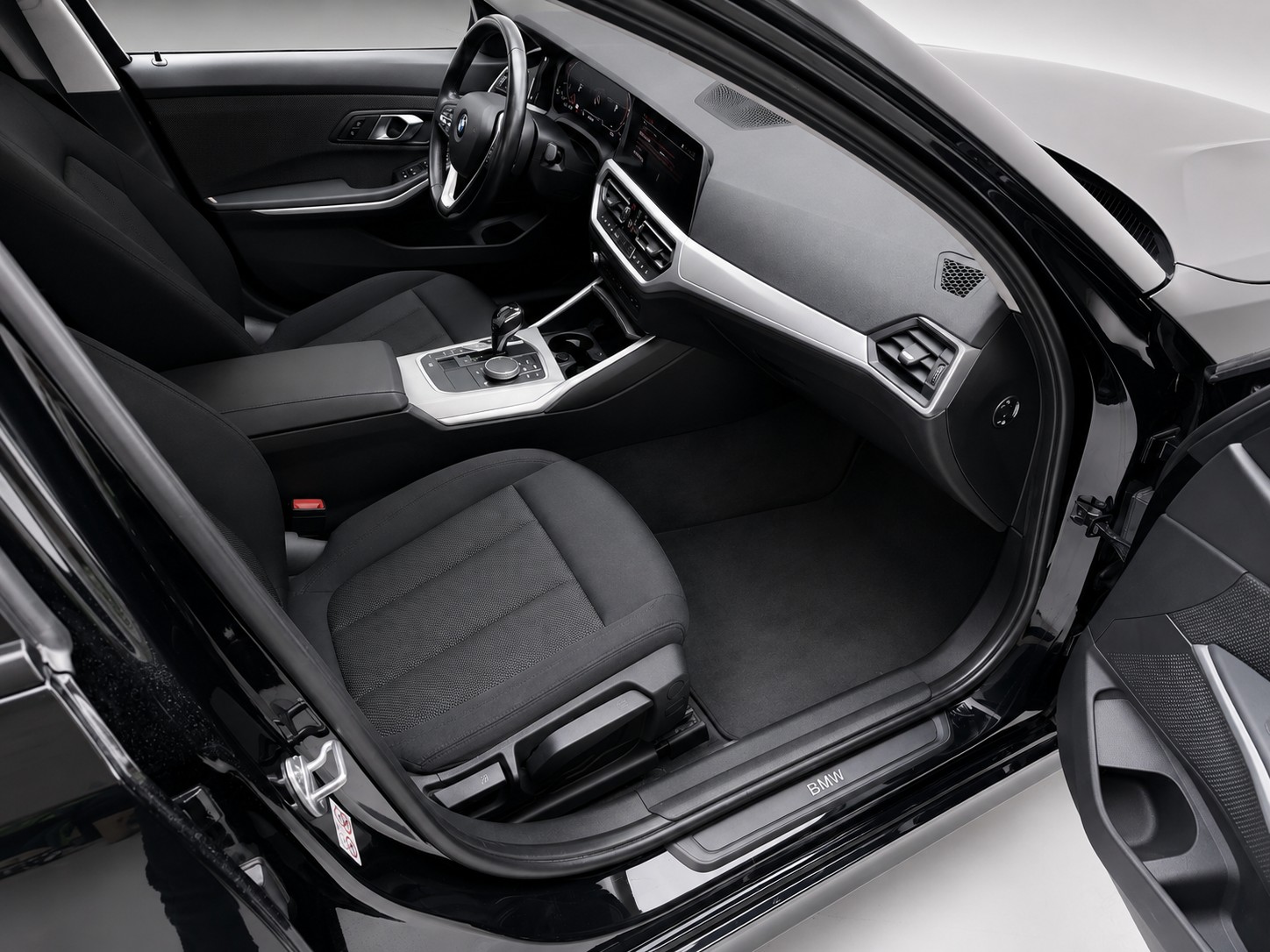 BMW 318i Steptronic-image-16