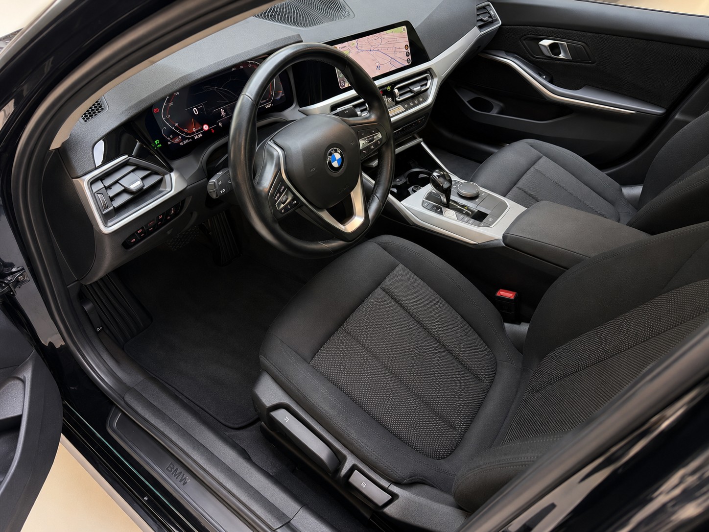 BMW 318i Steptronic-image-11